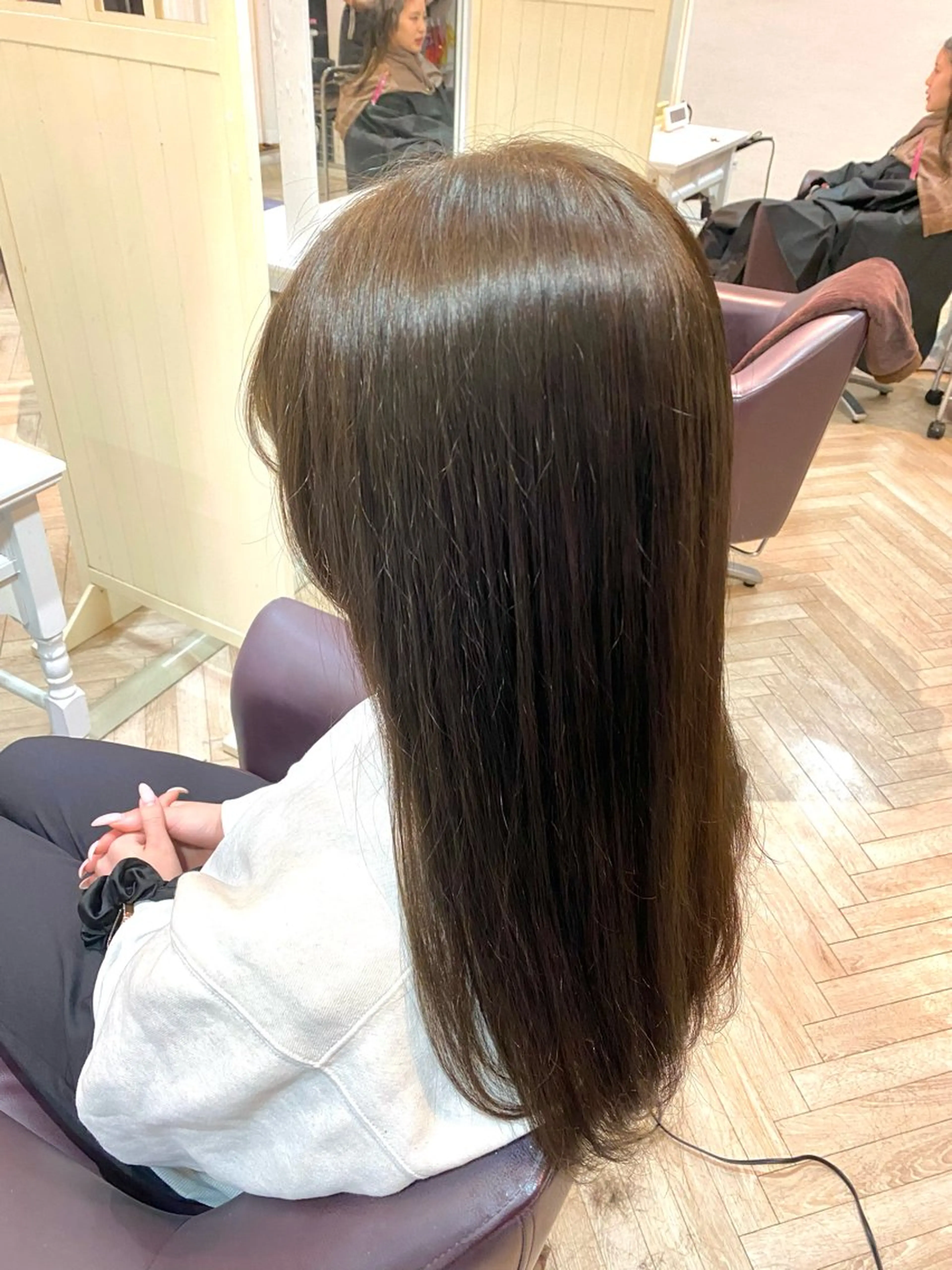 ロング カラー ブラウンカラー ダークブラウン カット ヘアカラー Reginavita栄店 【レジナヴィータ】所属・鈴木 二依奈のヘアスタイル