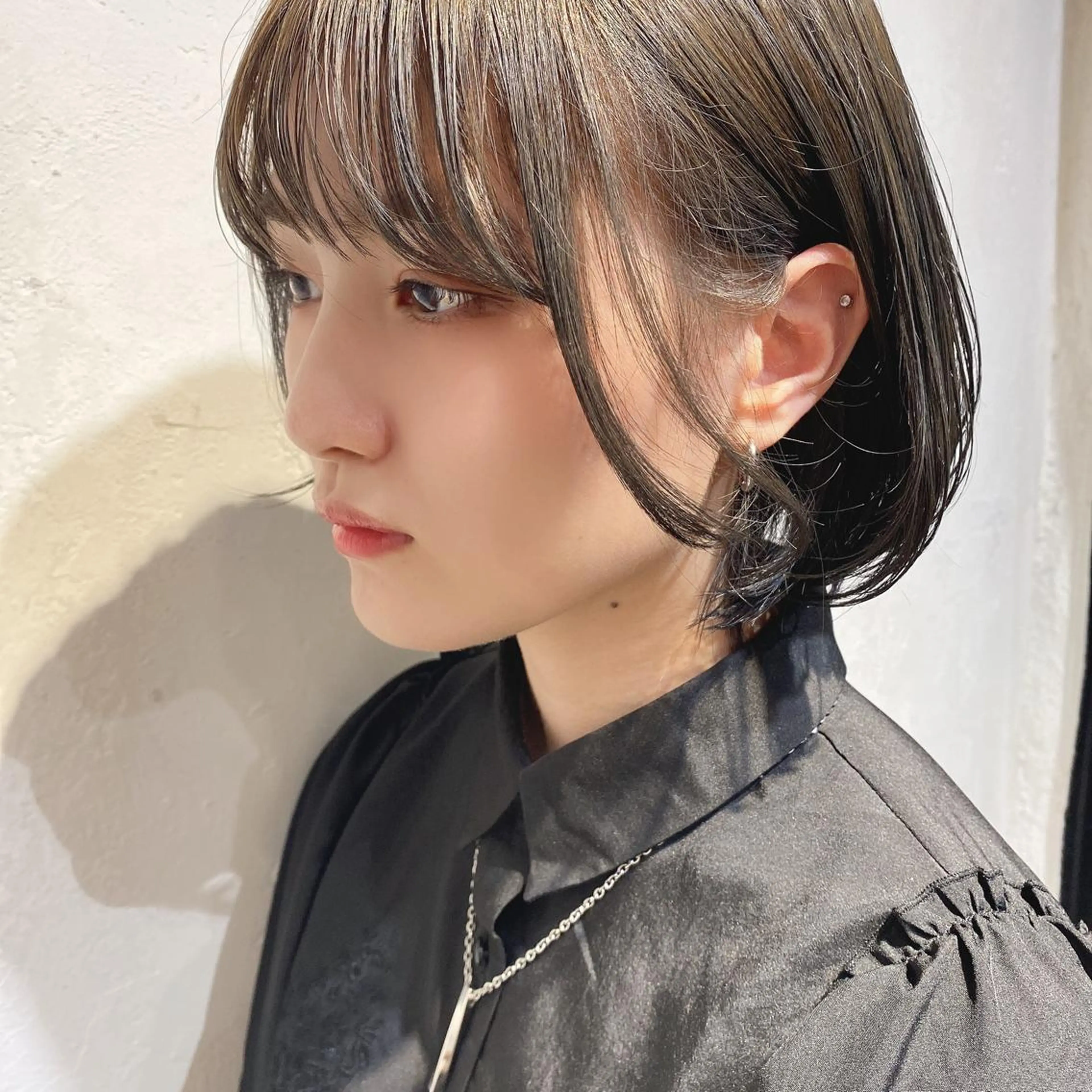 ショート カラー パーマ ヘアアレンジ メンズ キッズ ネイル マツエク・マツパ カット ヘアカラー トリートメント 暖色系/透明感 治野心のヘアスタイル