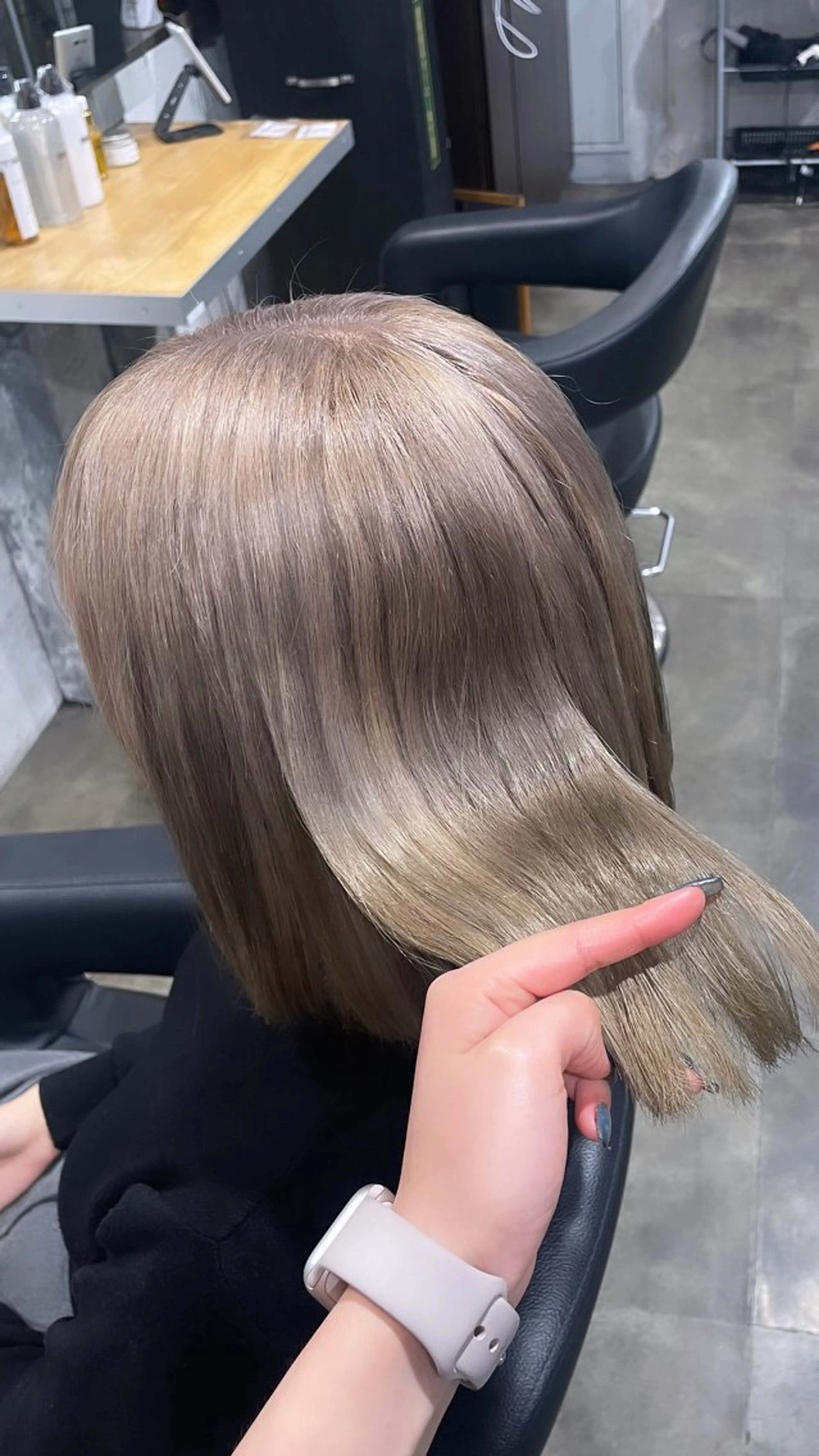 ミディアム ハイトーンブロンド 横浜💞ミオのヘアスタイル