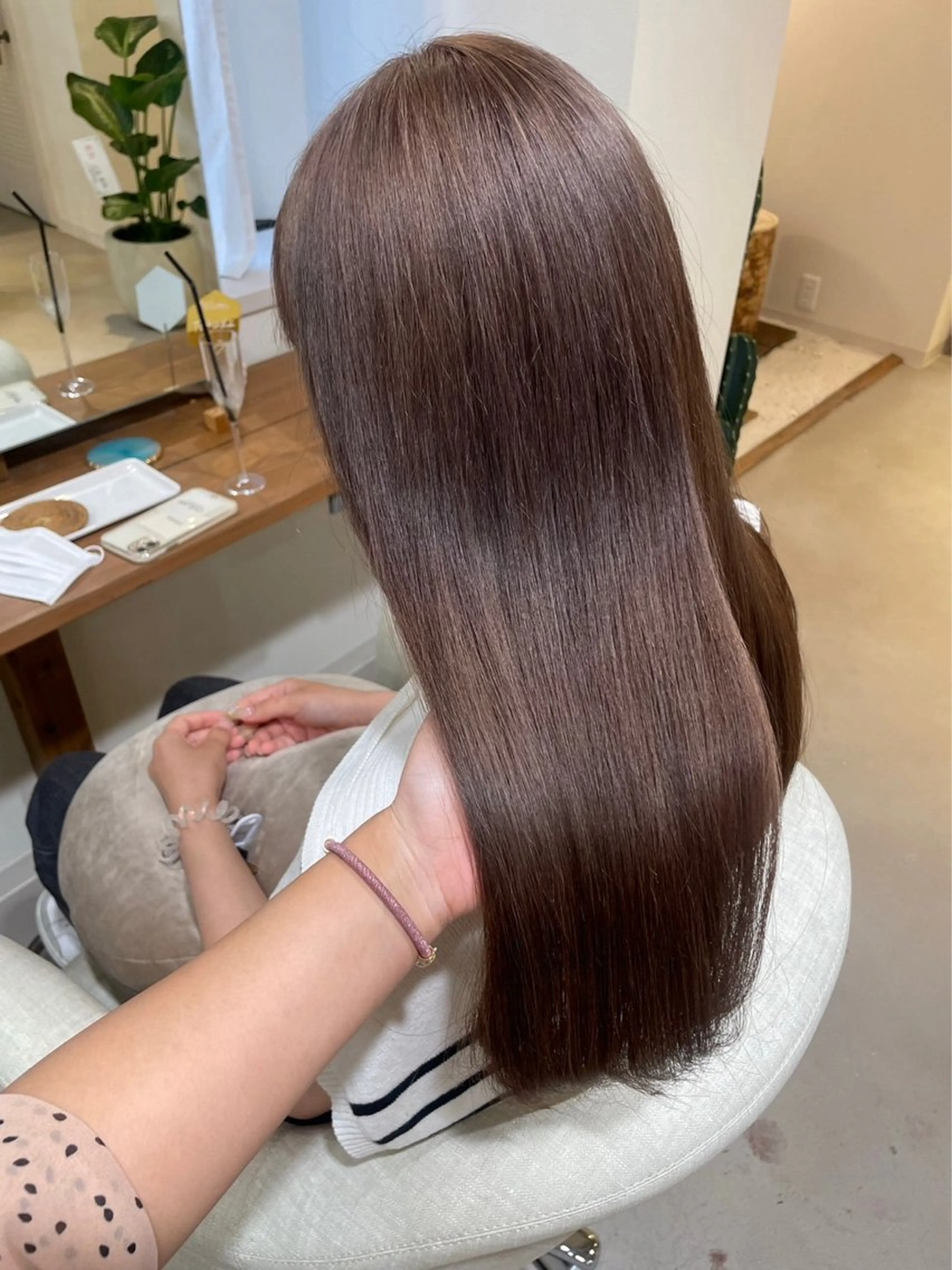 ロング shu ブラウンピンクカラーのヘアスタイル