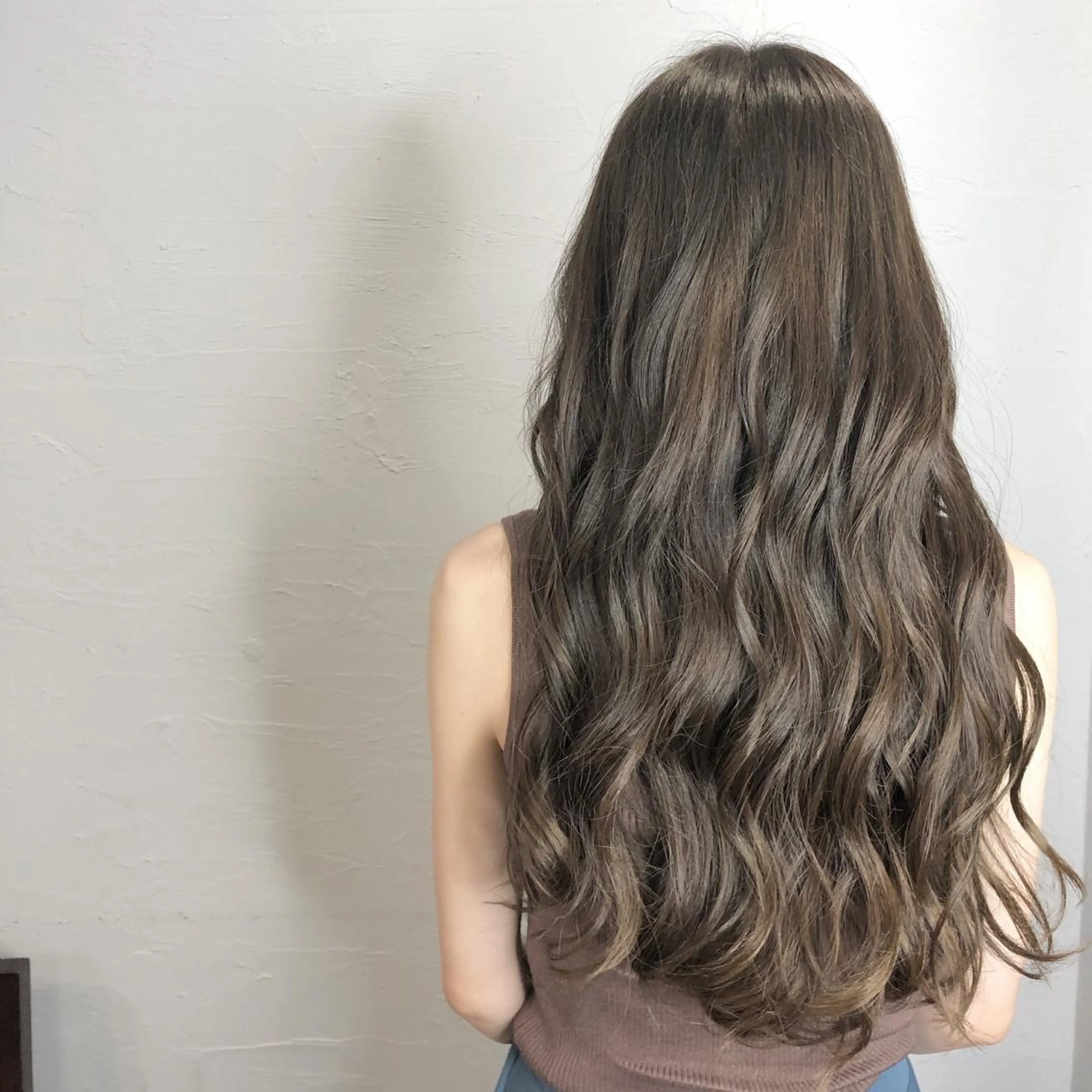 ロング カット ヘアカラー トリートメント 髪質改善、縮毛矯正 酸性縮毛矯正のヘアスタイル