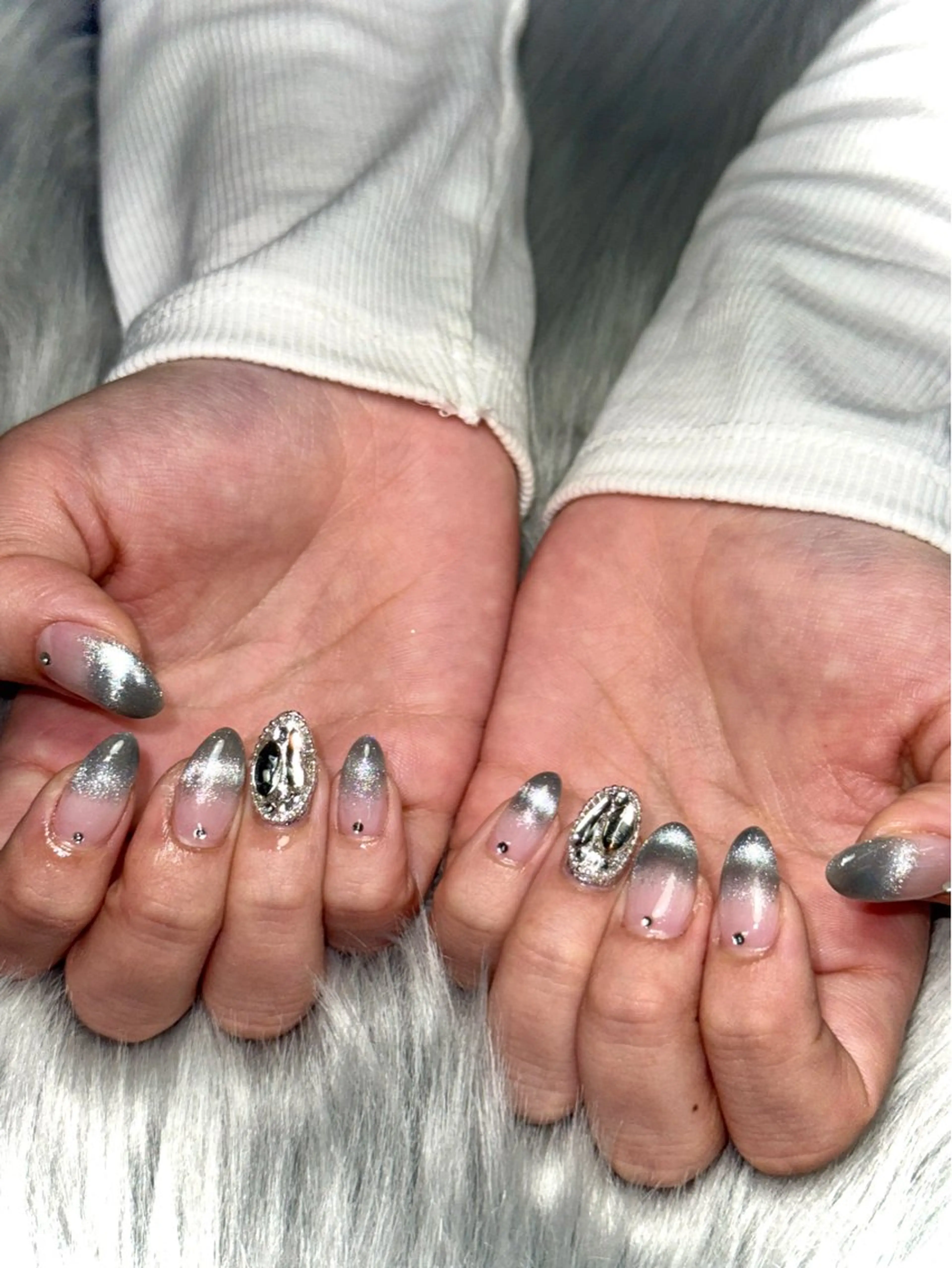 ネイル Momoka 🍑🎀のネイルデザイン