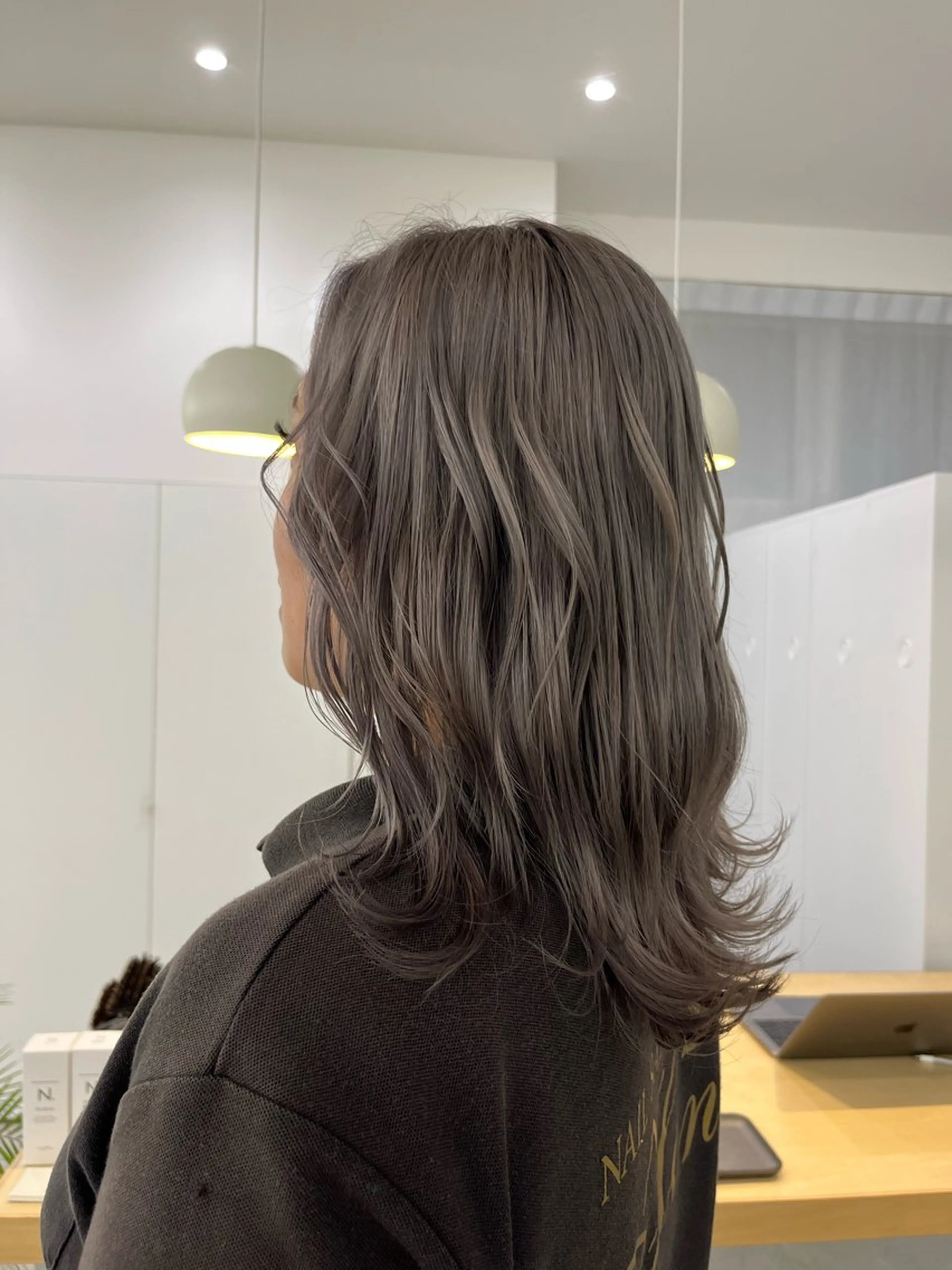 カラー 瀬長なおみ U too e'sのヘアスタイル