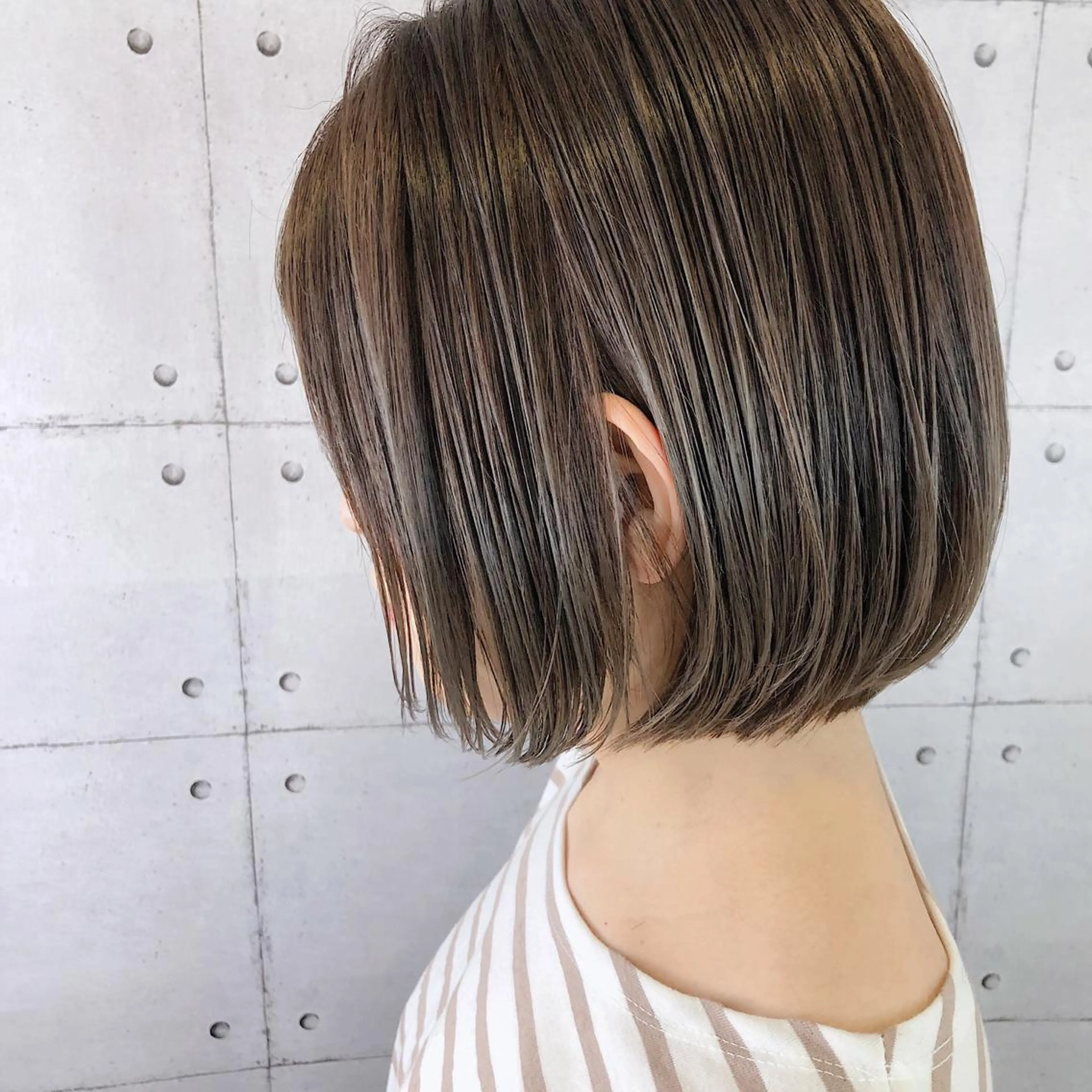 ショート カラー 黒髪 ブリーチ 透明感カラー デザインカラー ハイライトカラー 美髪専門サロンby mile所属・美髪専門サロン kazuのヘアスタイル