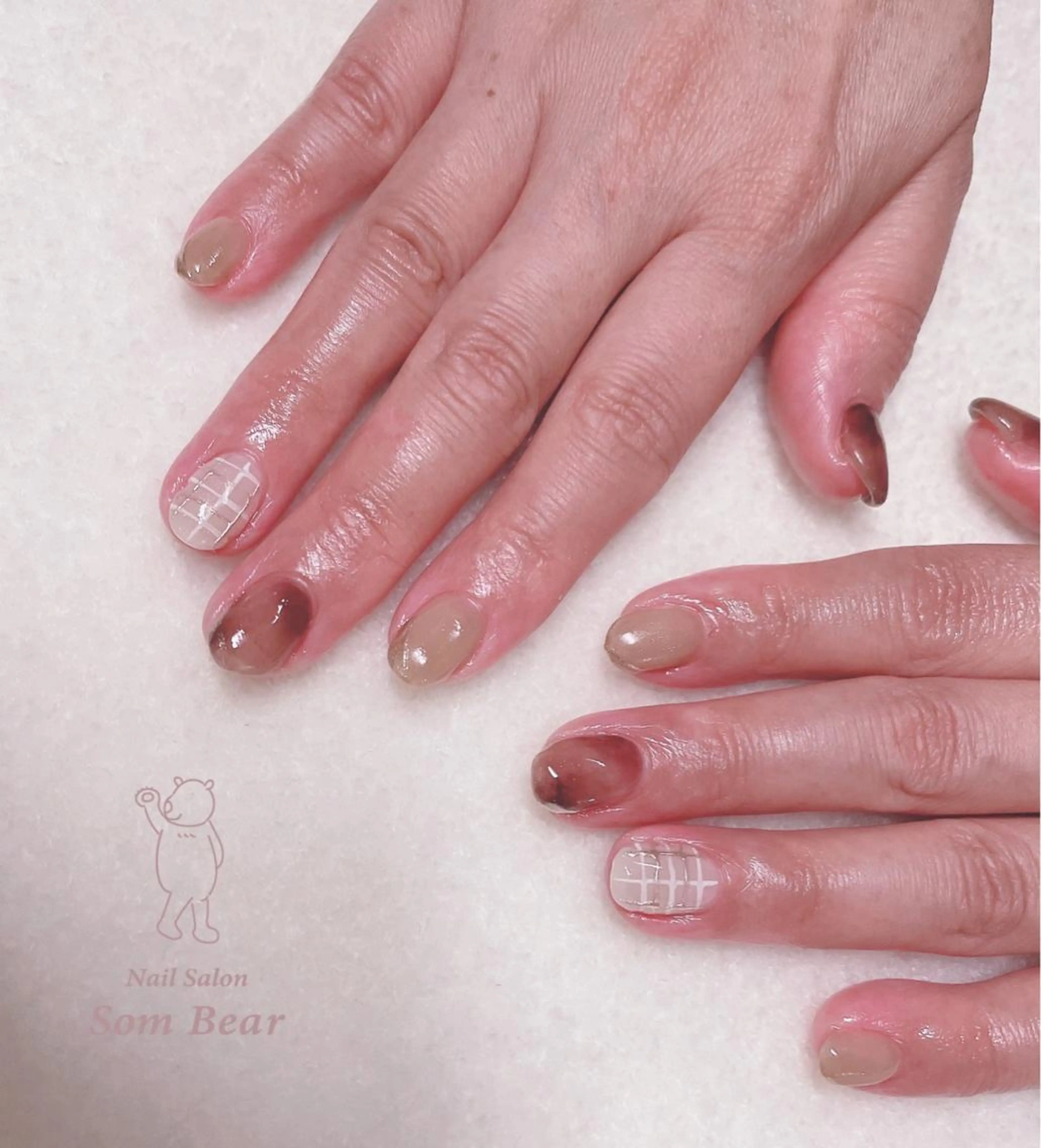 ネイル フラワーネイル フレンチネイル ゴージャス グラデーション ニュアンスネイル Som Bear所属・nail salon Som Bear🧸のネイルデザイン