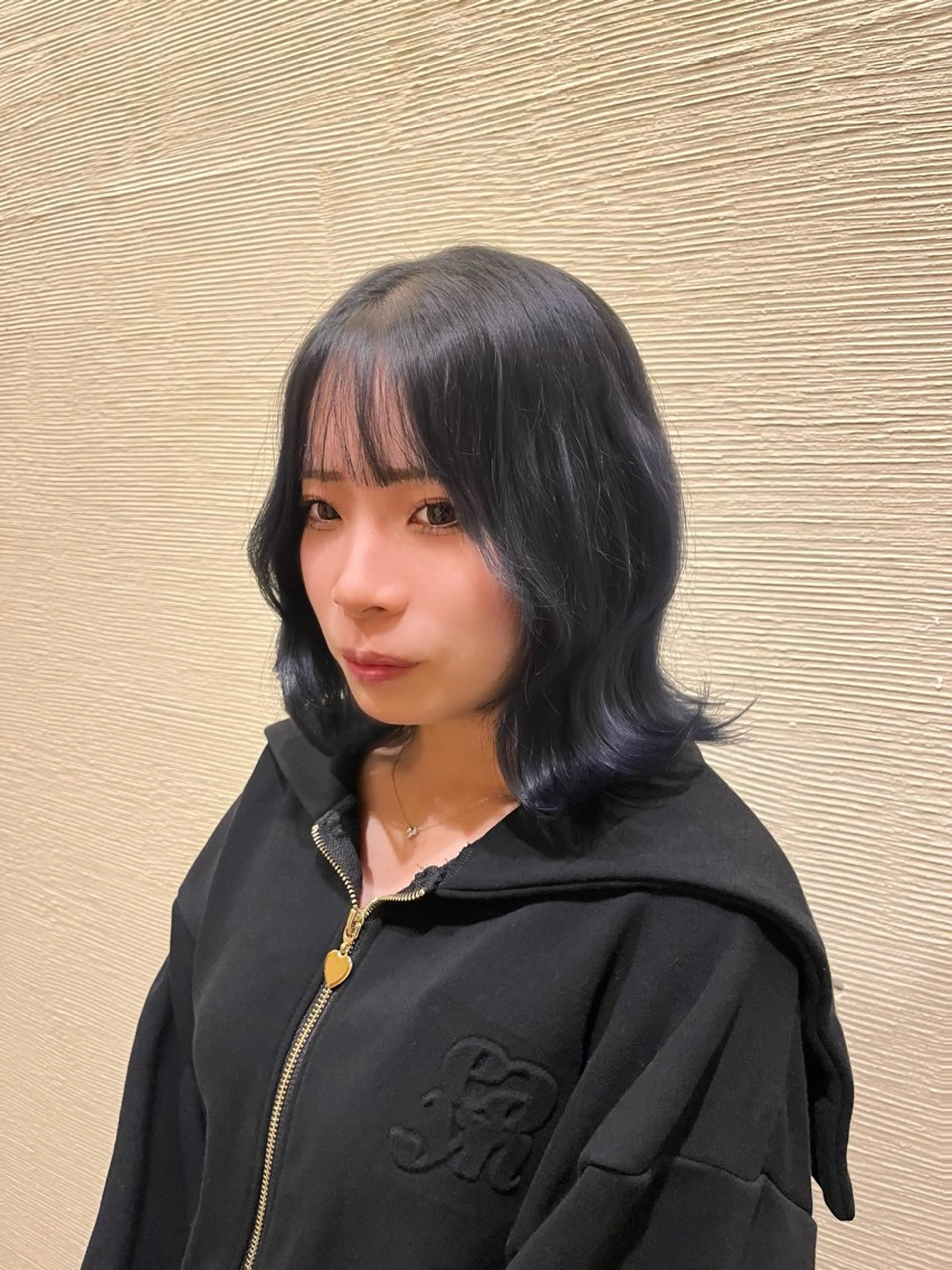 ショート カラー 黒髪 ブリーチ ブルーカラー ブルーブラック ヘアカラー トリートメント パーマ/艶カラー /伊藤愛麻のヘアスタイル