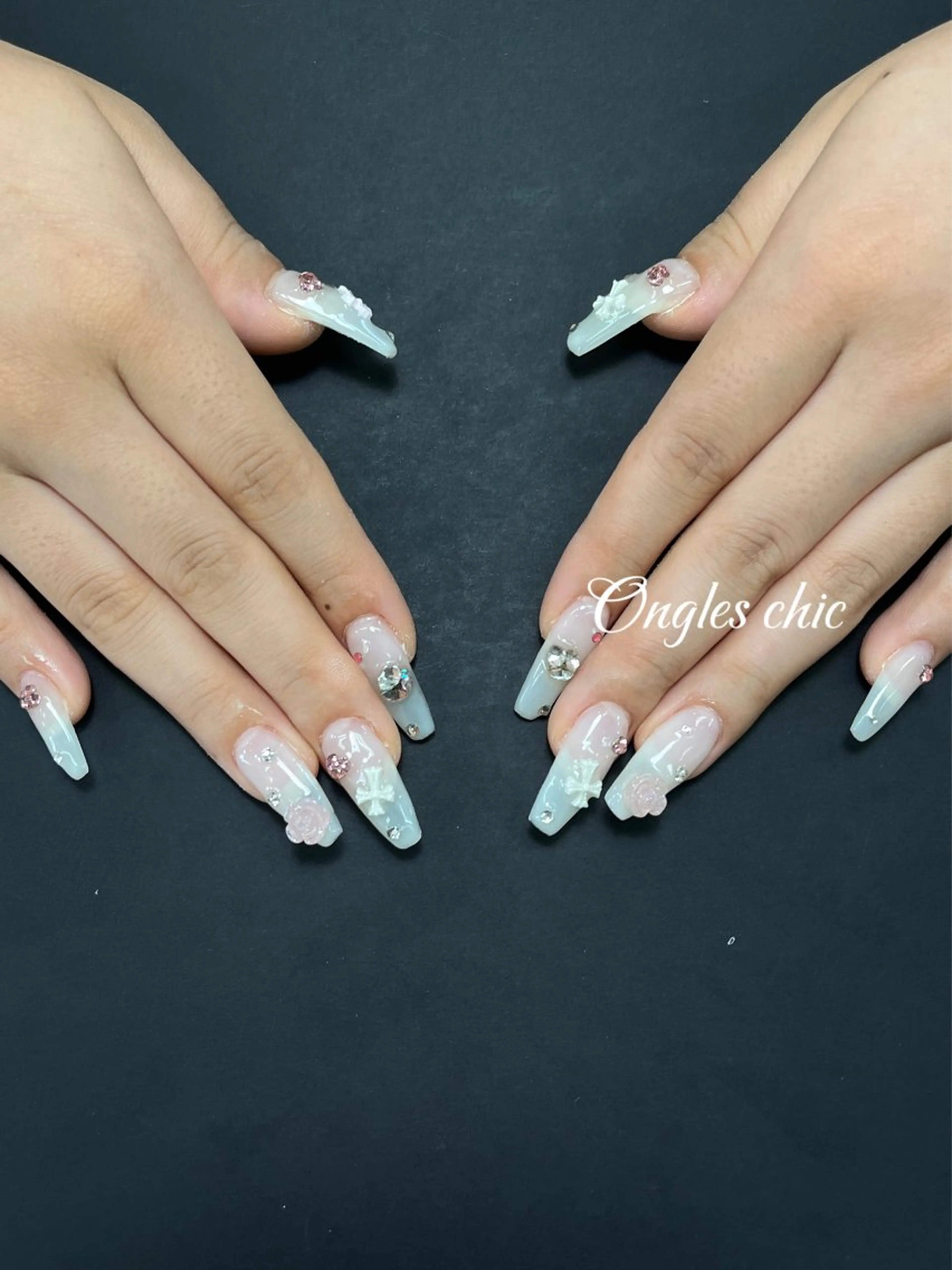 ネイル ハンドネイル ongles chicのネイルデザイン