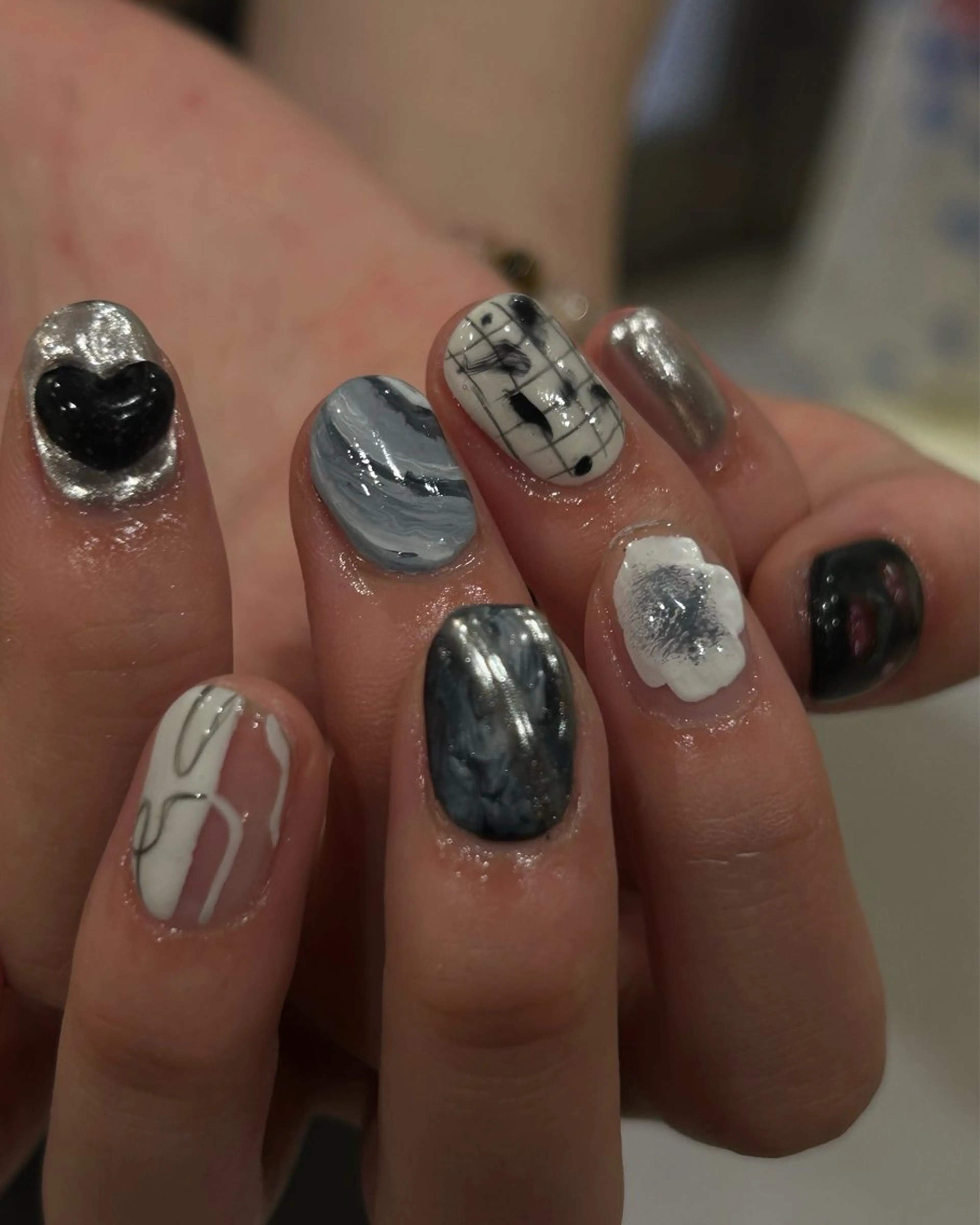 ネイル ハンドネイル ハンドケア 🌀個性派ネイル🌀 シノのネイルデザイン