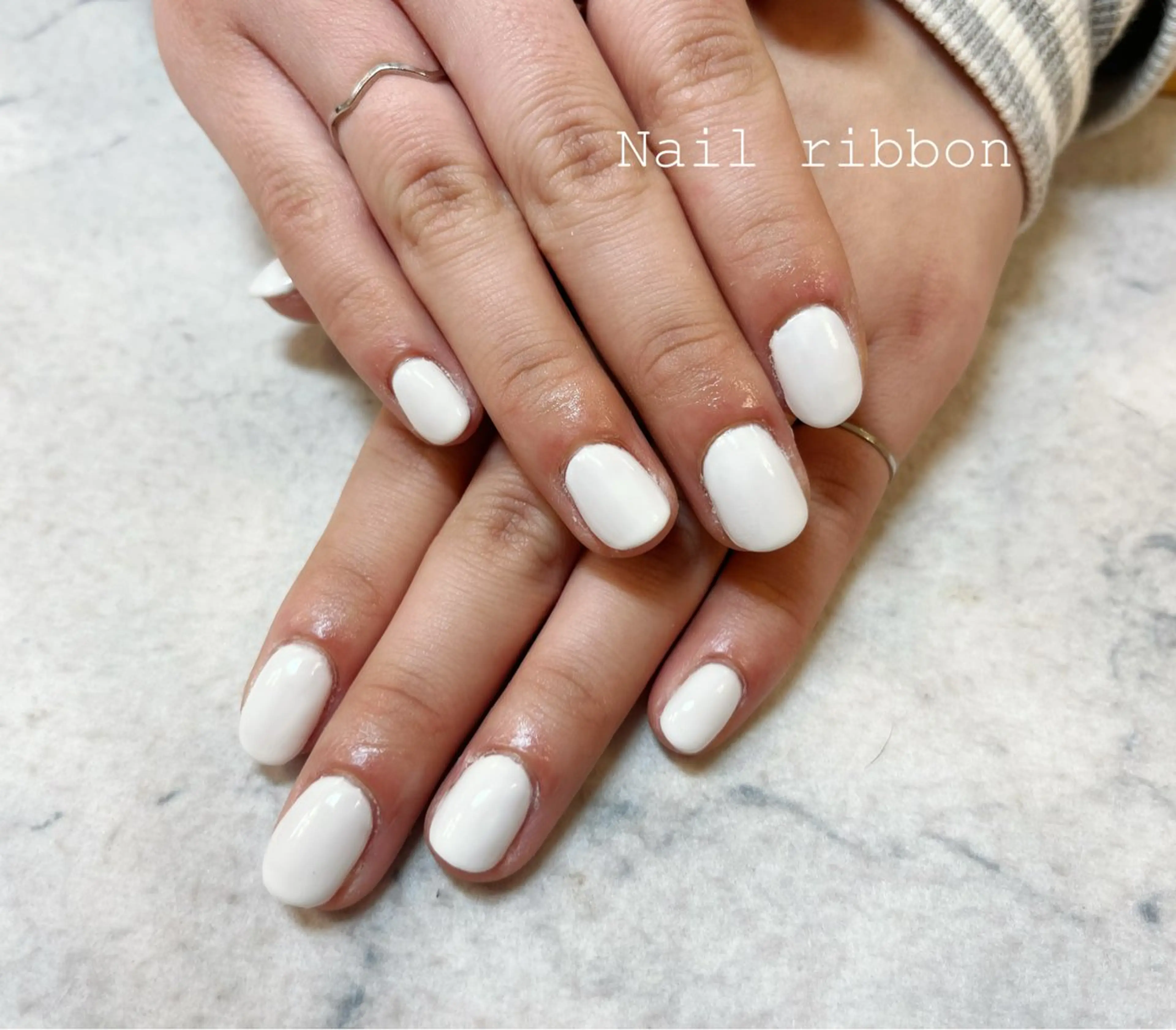 ネイル ホワイト ネイルリボン 笠井のネイルデザイン
