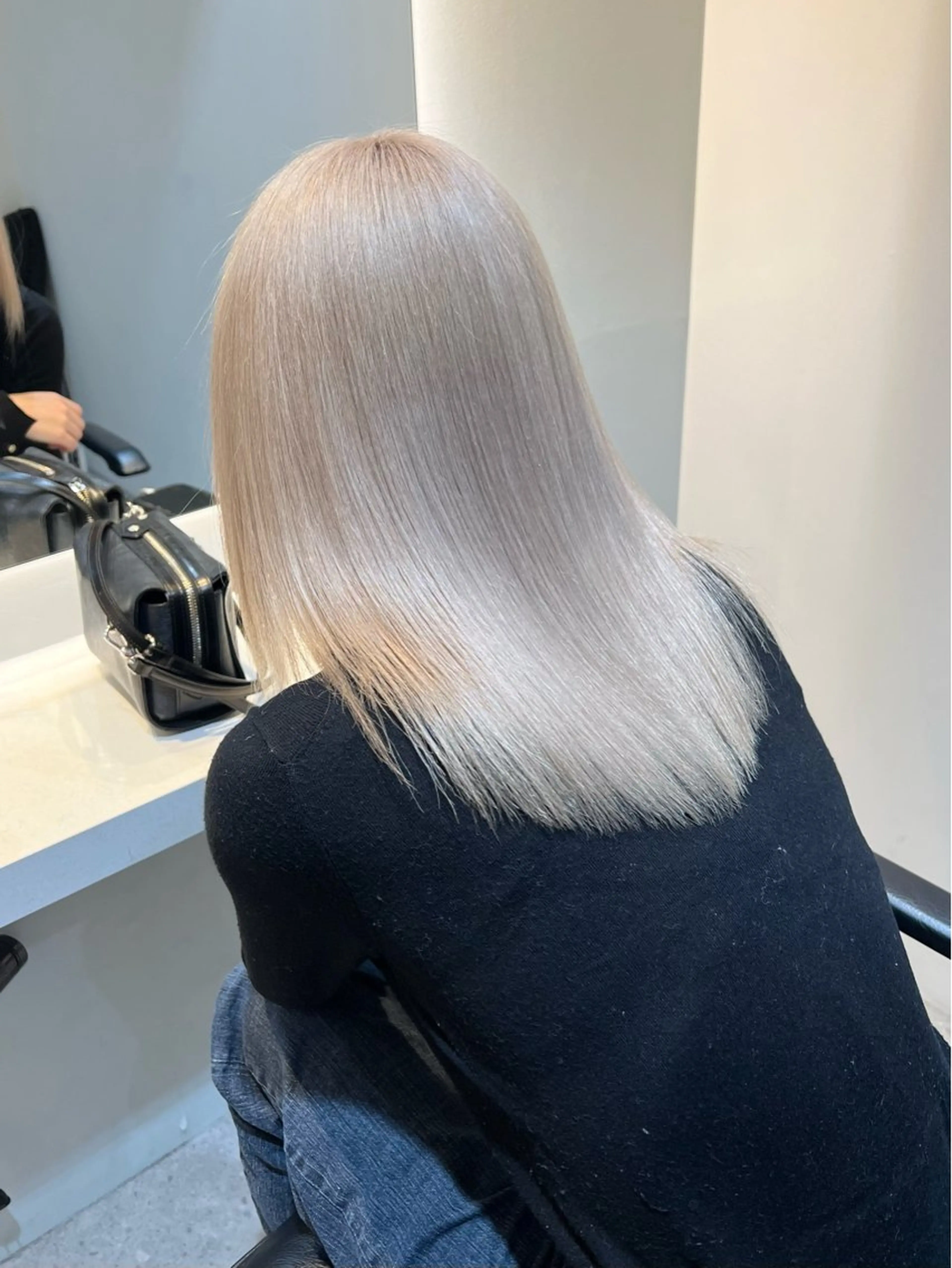 セミロング カラー カット ヘアカラー Via  京都烏丸所属・ハイトーン/ブロンド /レイヤー/りなのヘアスタイル