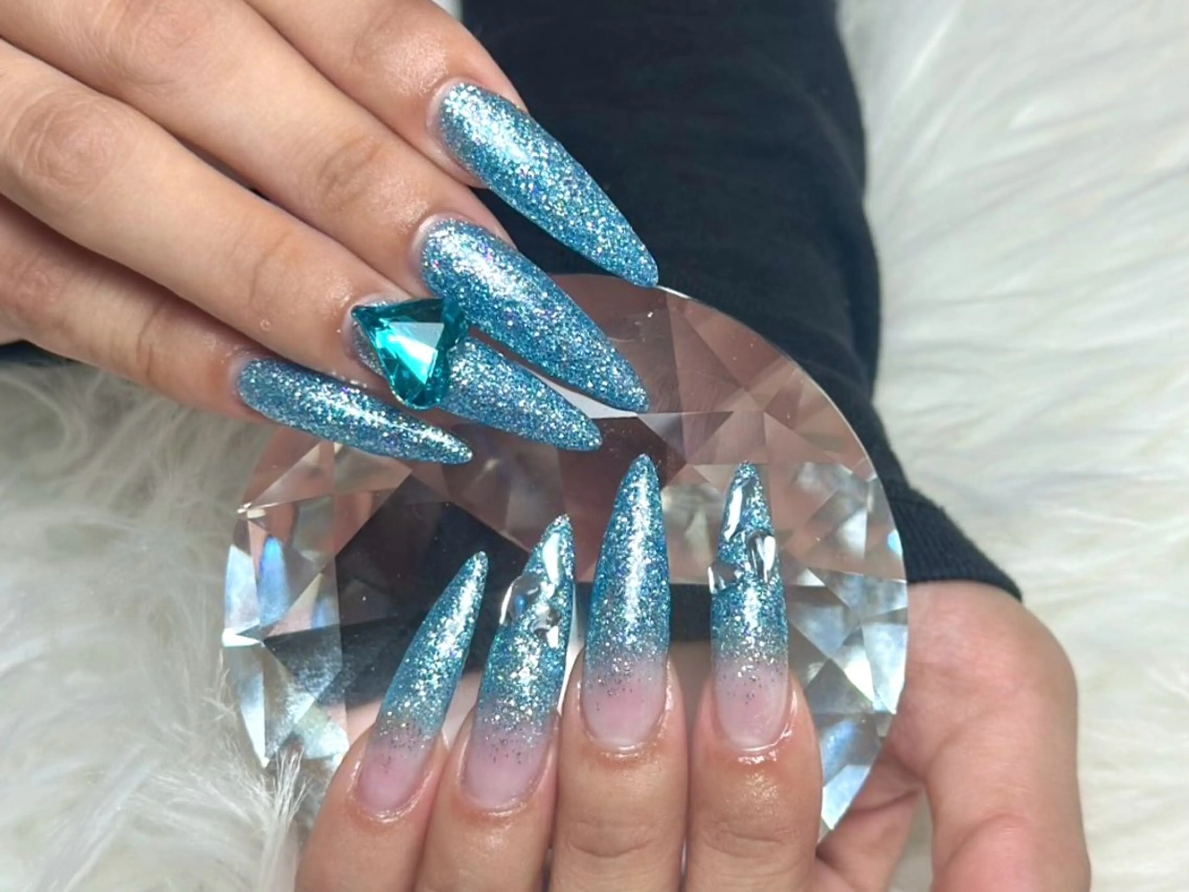 ネイル NAILSALON LUNON 獨協大学前駅店所属・LUNON 獨協大学前駅店のネイルデザイン