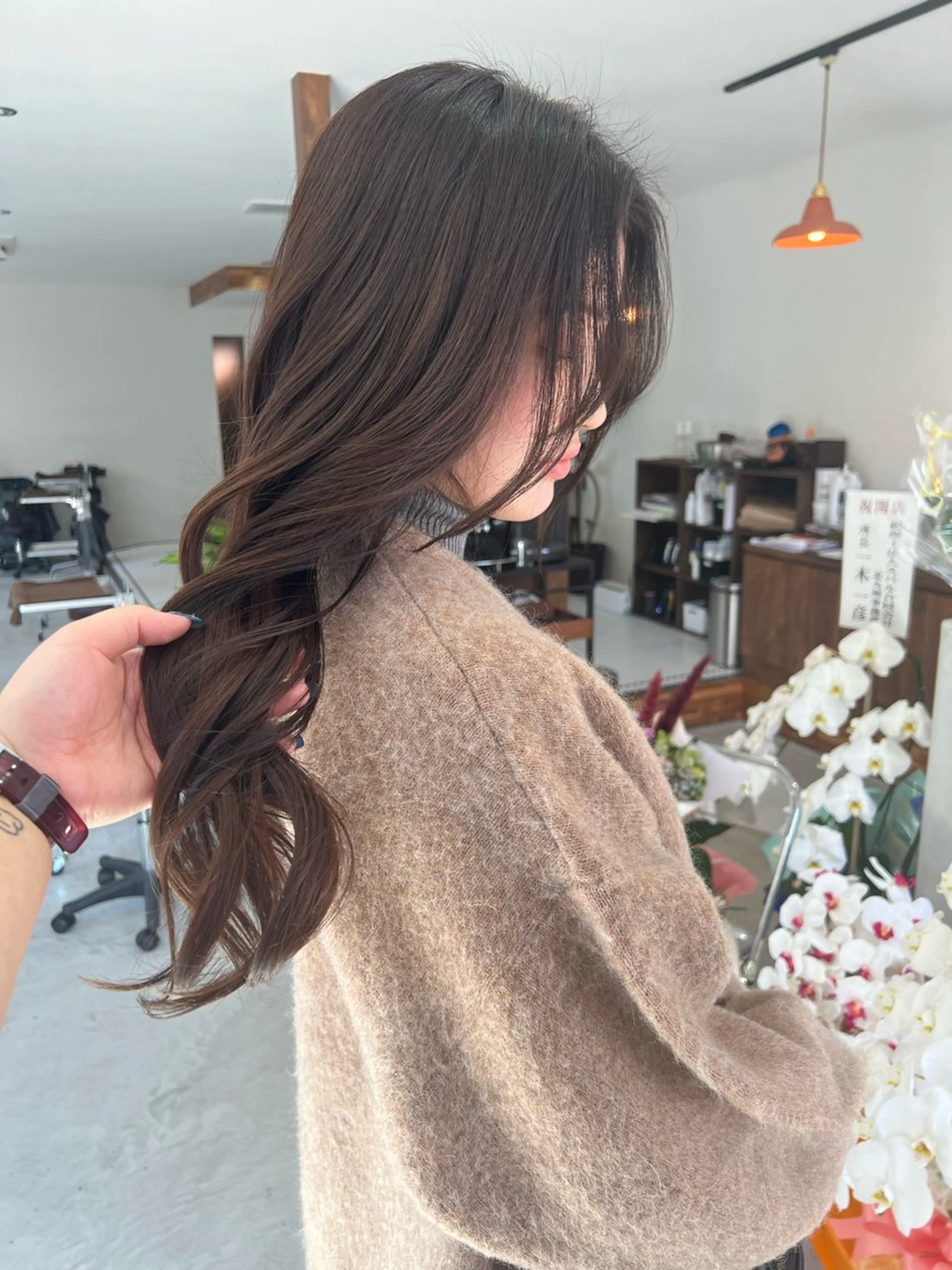 ロング カラー 韓国風ヘア レイヤーカット ヘアカラー トリートメント (h)wim ウィムのヘアスタイル
