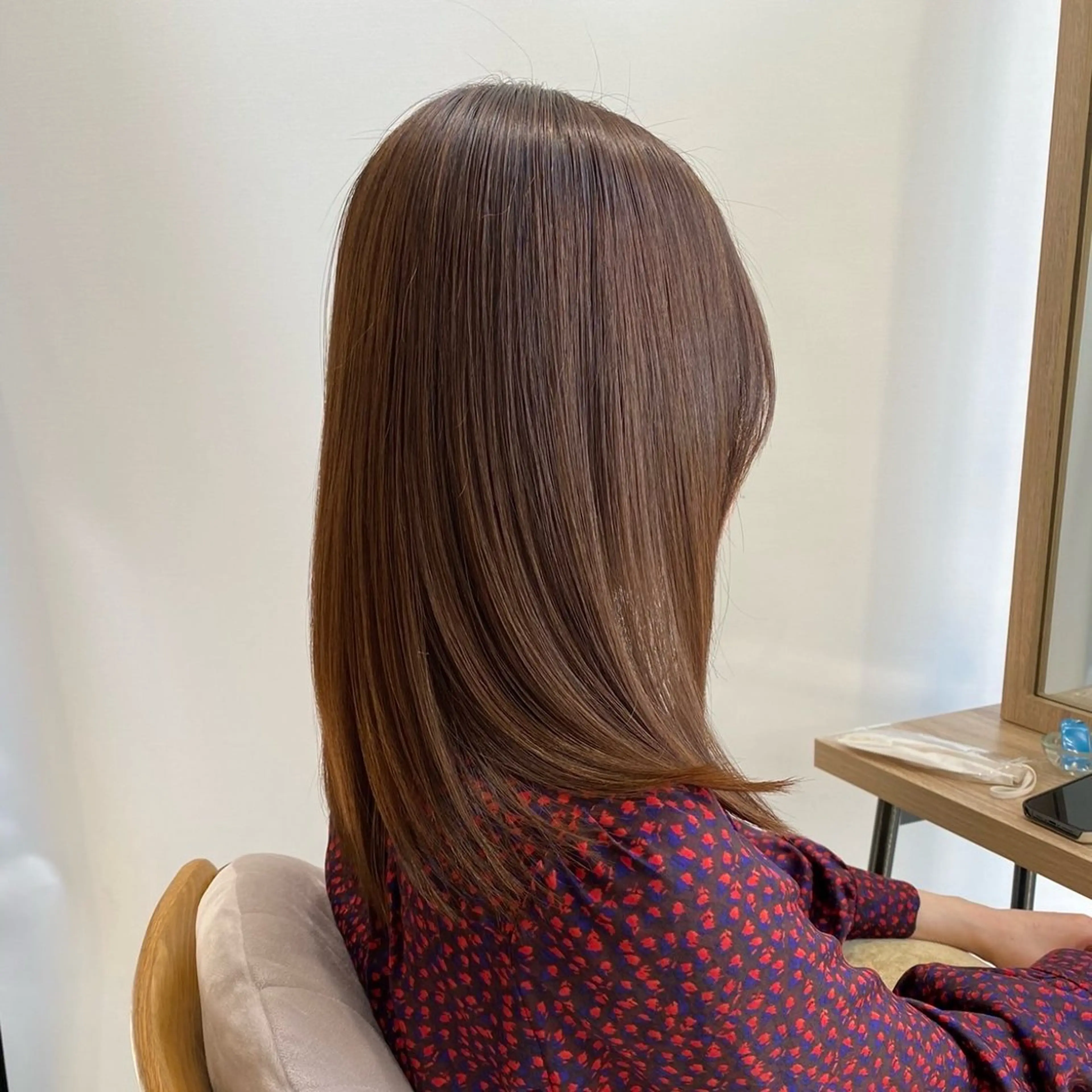 セミロング カラー カット ヘアカラー トリートメント ミニモの評価100% /艶カラー/井上あいのヘアスタイル