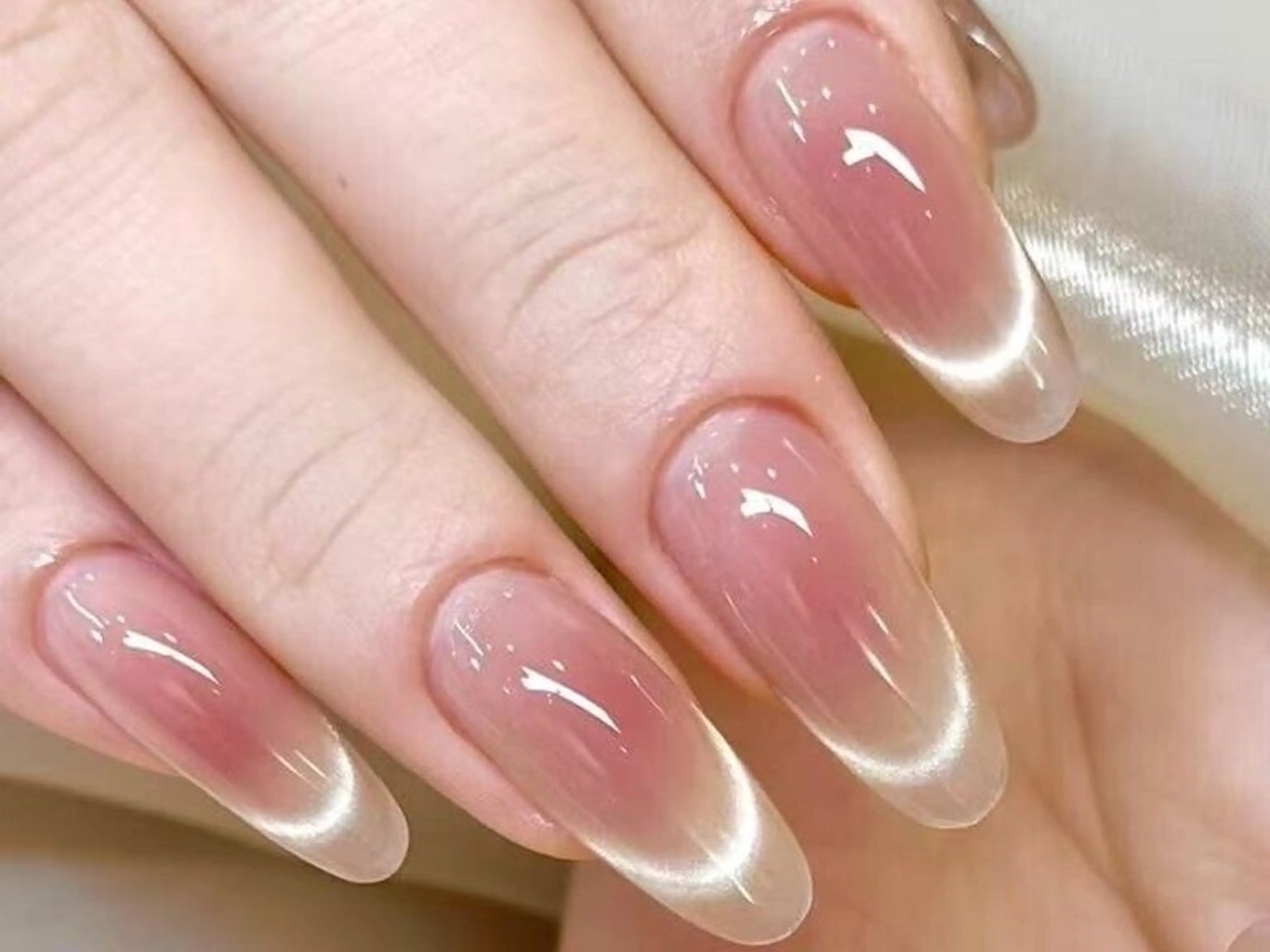 【HAND/オフ無料】チークマグネットフレンチの写真