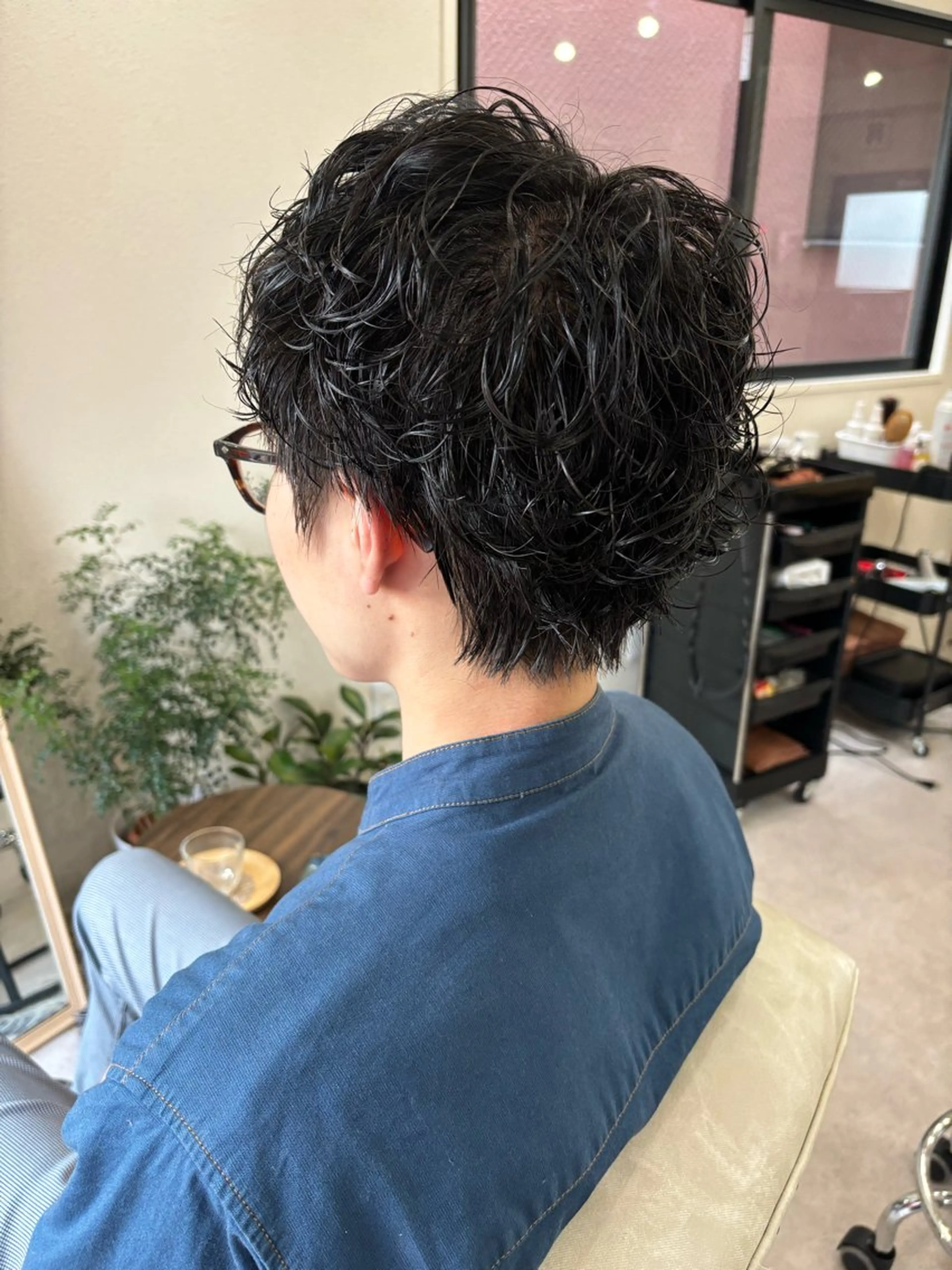 ショート パーマ メンズ メンズパーマ 刈り上げ カット パーマ icie所属・大阪ヴィーガンサロン KANAKOのヘアスタイル