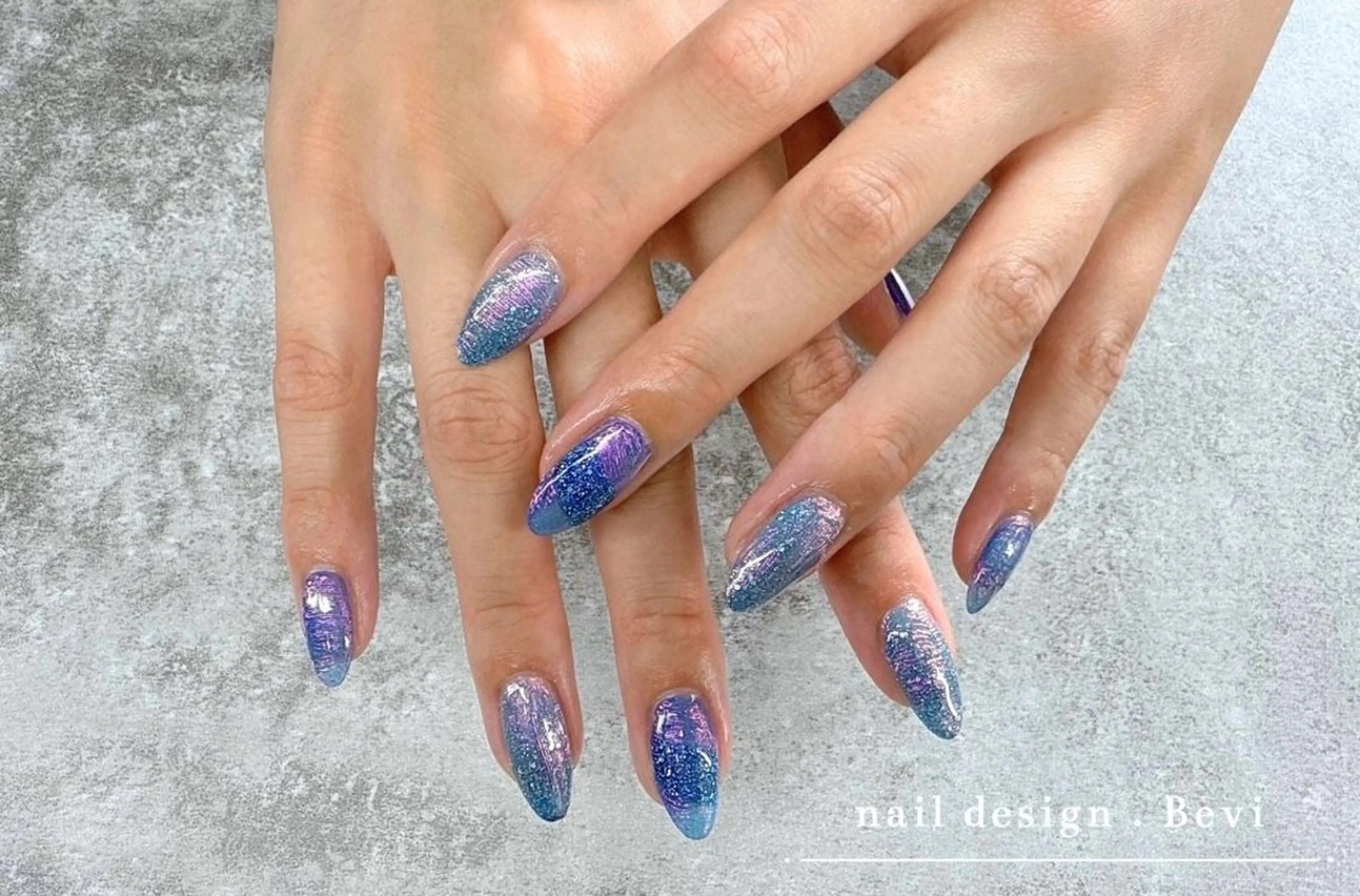 ネイル オーロラネイル クリアネイル フラッシュネイル フラッシュマグ フットネイル Bevi salonのその他イメージ