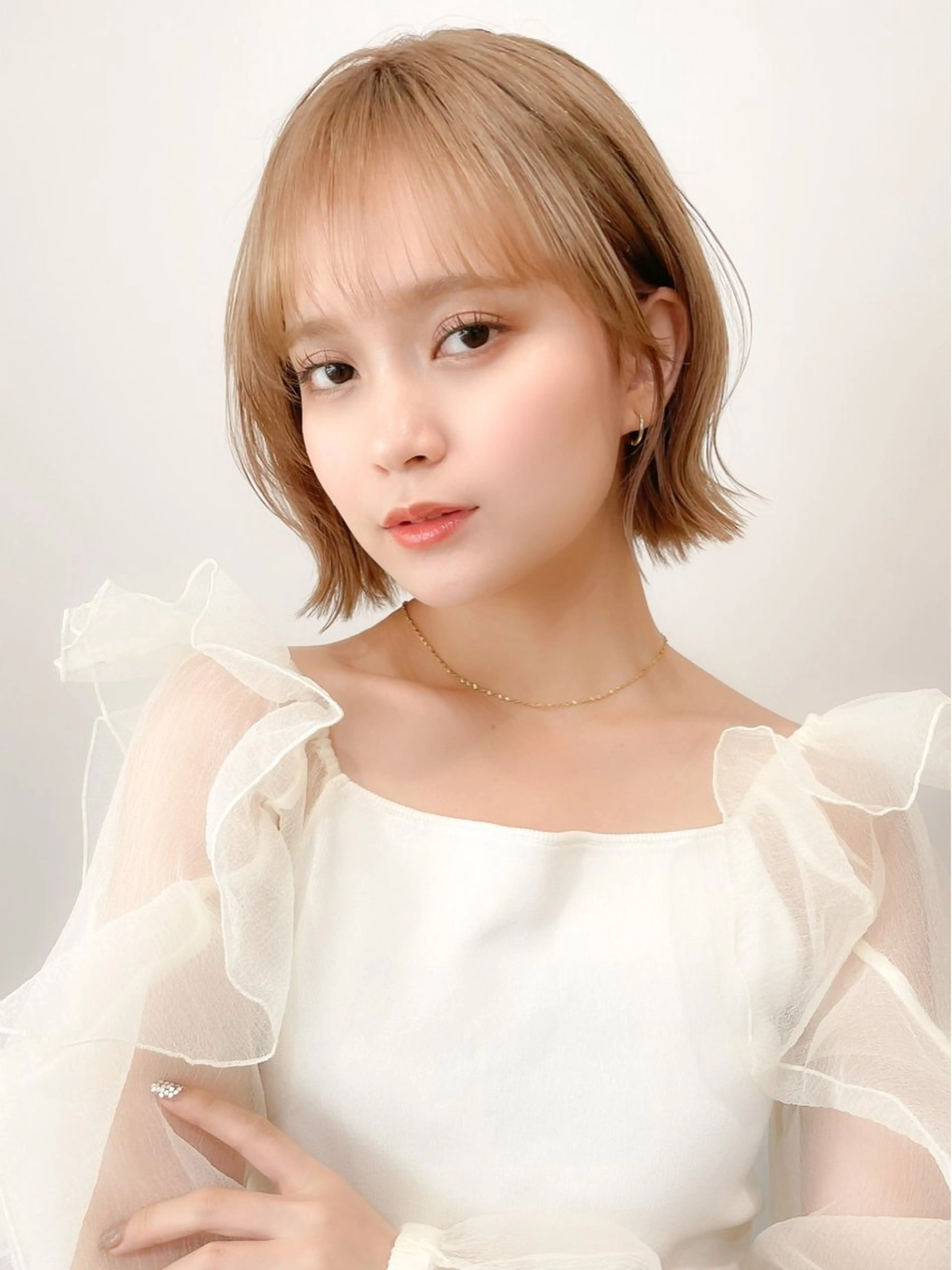 ショート カラー ブリーチ ケアブリーチ ダブルカラー ハイライトカラー イルミナカラー カット ヘアカラー トリートメント ミディアム/顔周り/ ベージュ🌼mayuのヘアスタイル