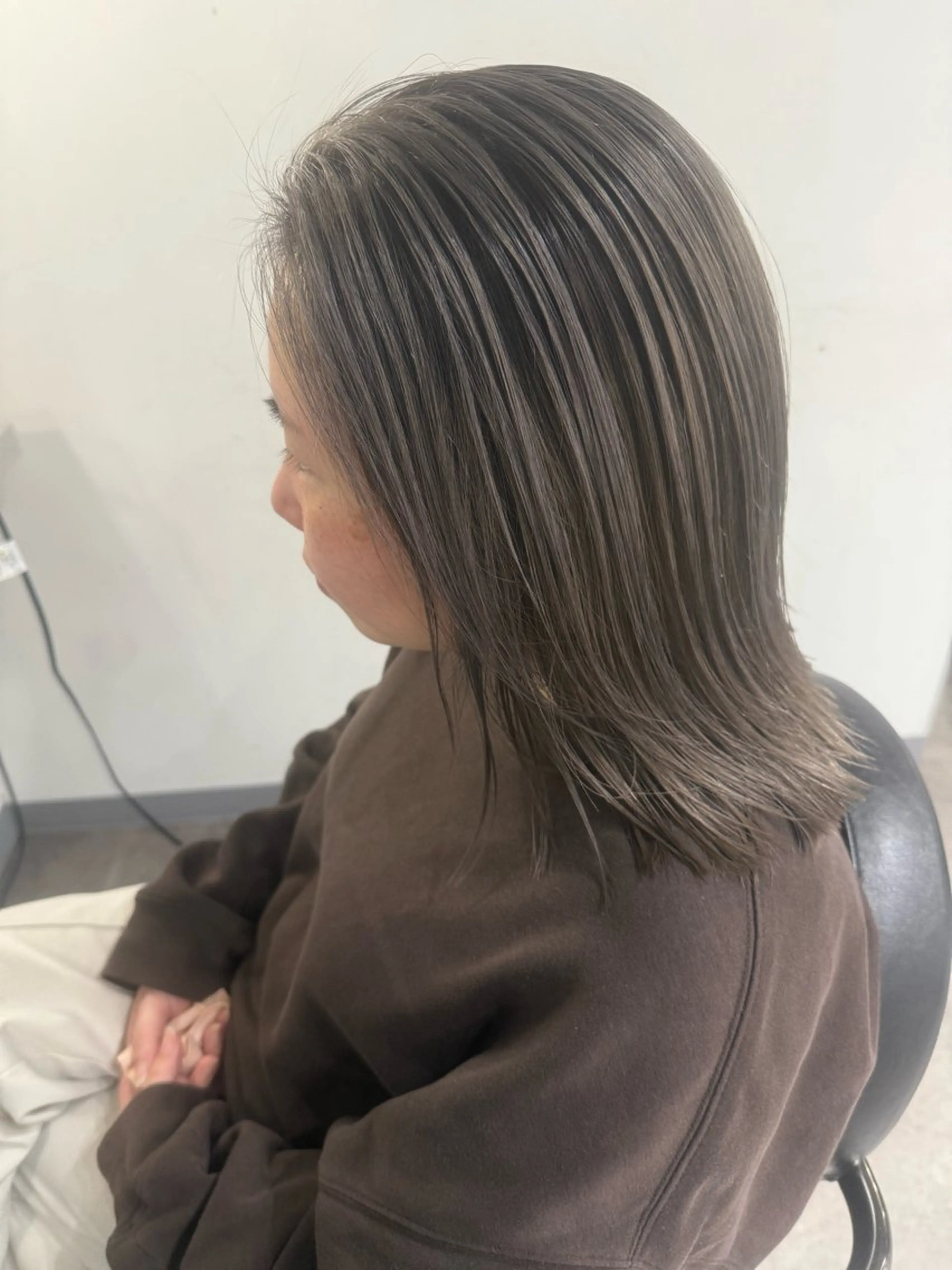 ミディアム カラー バレイヤージュ レイヤーカット 篠崎 佑季のヘアスタイル