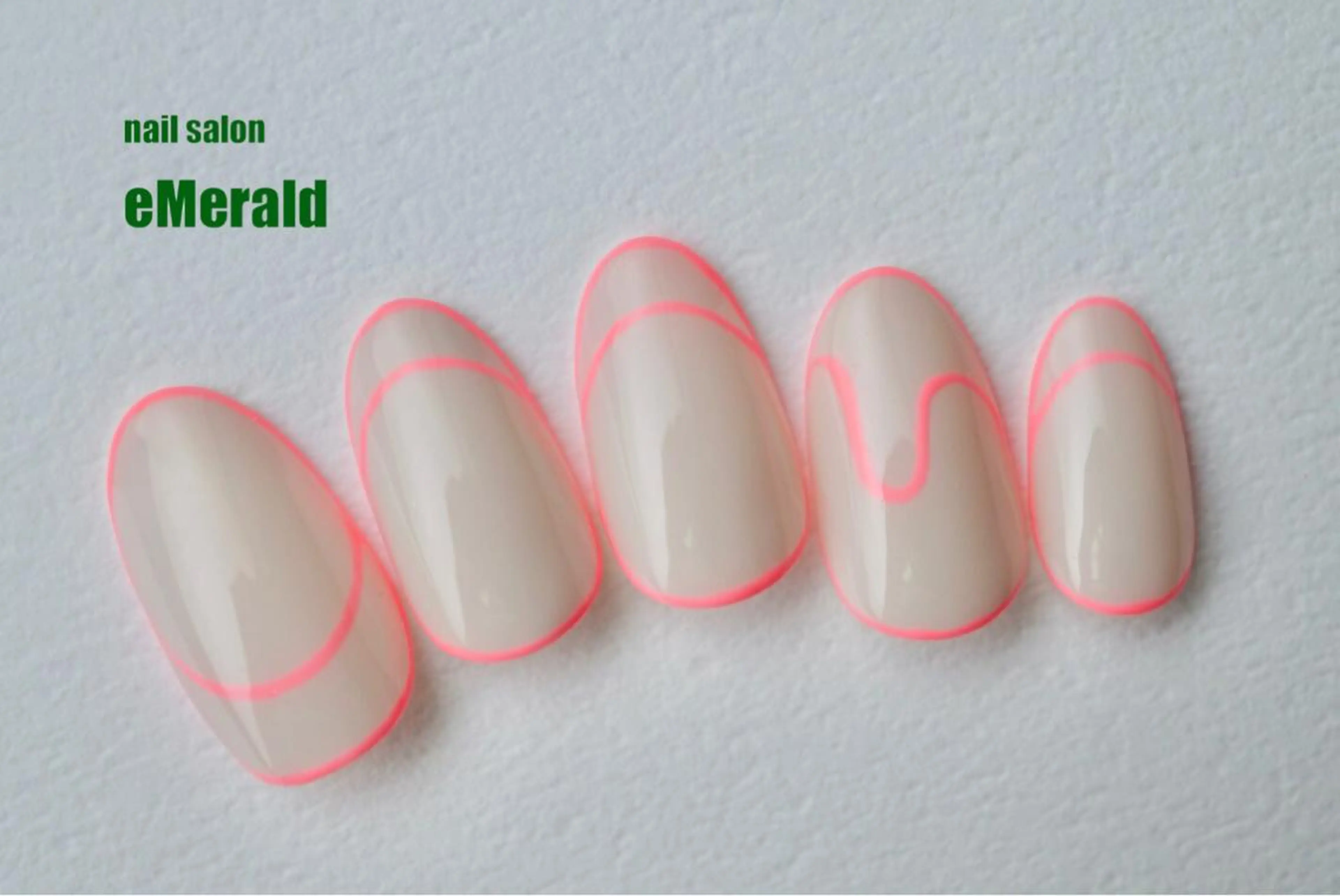 ネイル アートネイル nailsalon eMeraldのネイルデザイン
