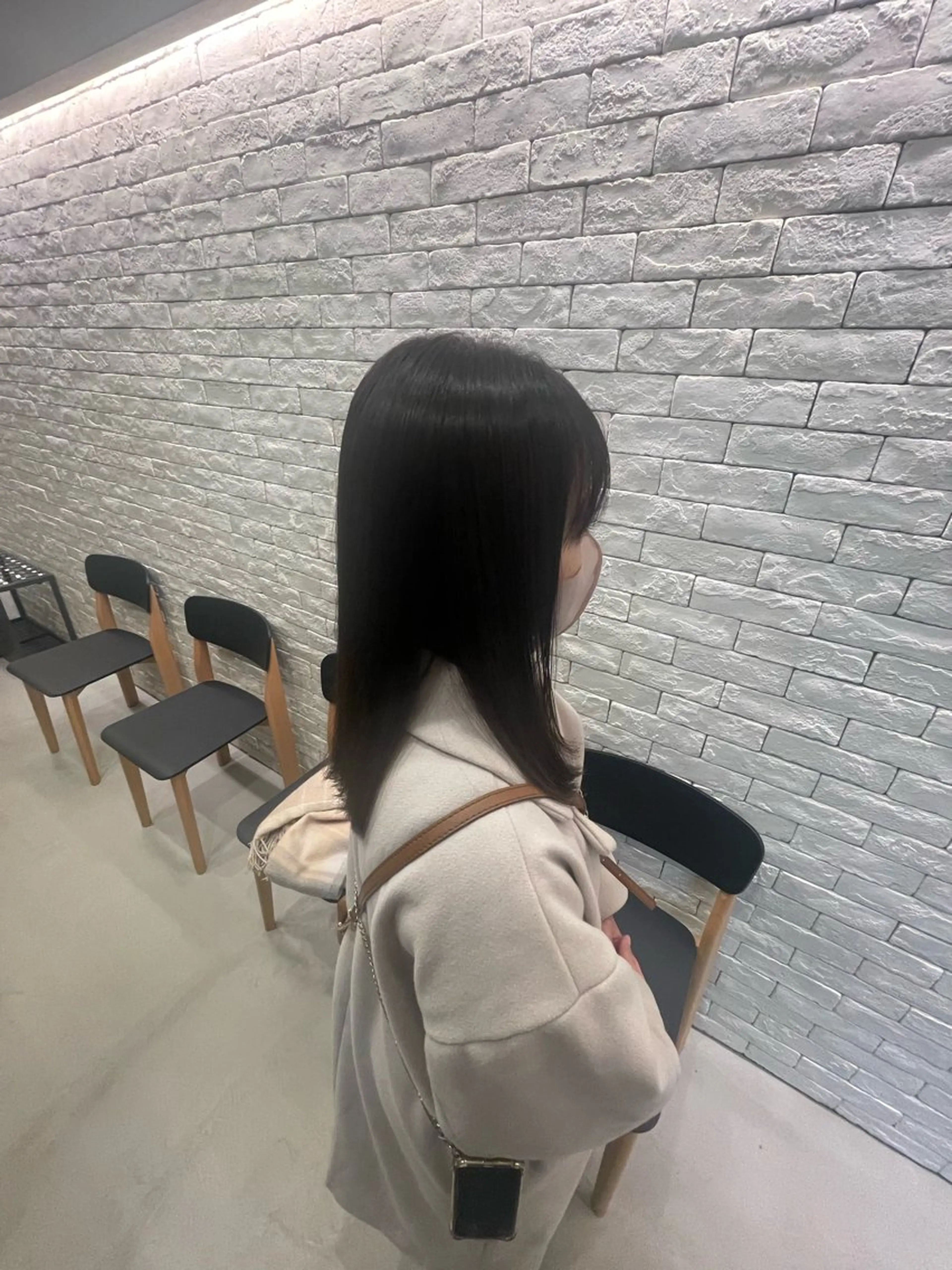 セミロング TENSHO 原宿　ハイトーンのヘアスタイル