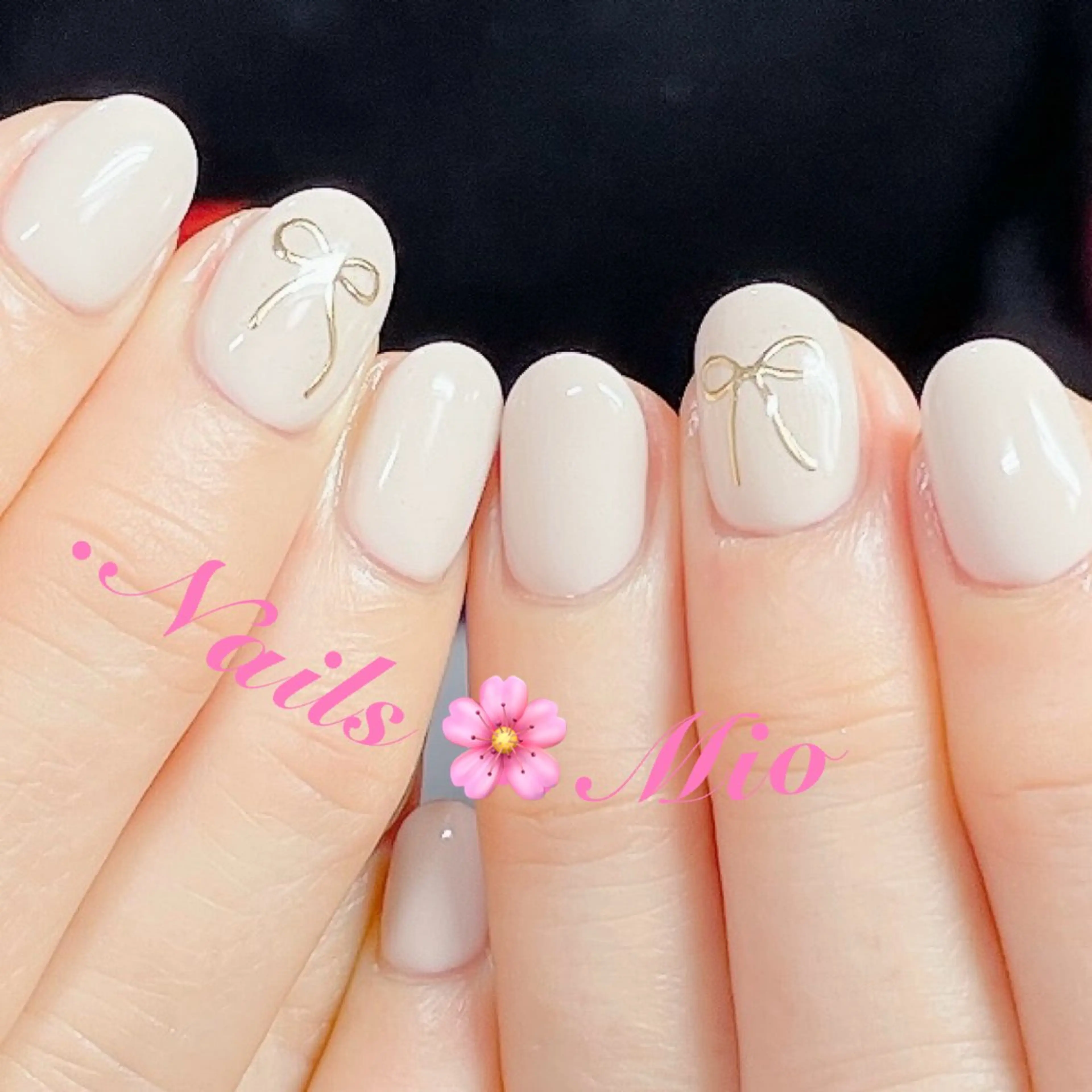 ネイル アートネイル ジェルネイル ワンカラーネイル 赤色 リボン .Nails Mio 赤羽西ネイルサロンのネイルデザイン