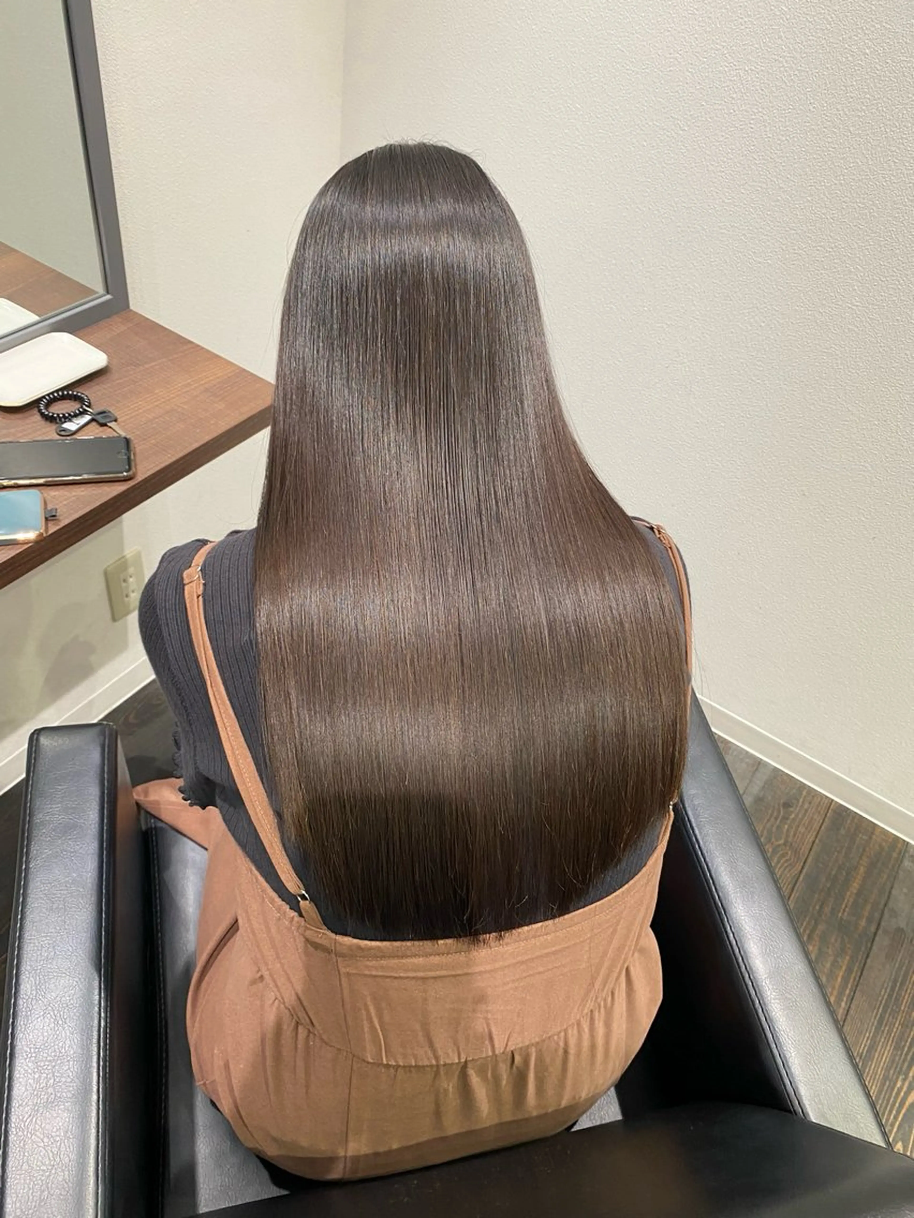 セミロング カット 縮毛矯正 トリートメント 指名支持率NO.1 スタイリストのヘアスタイル