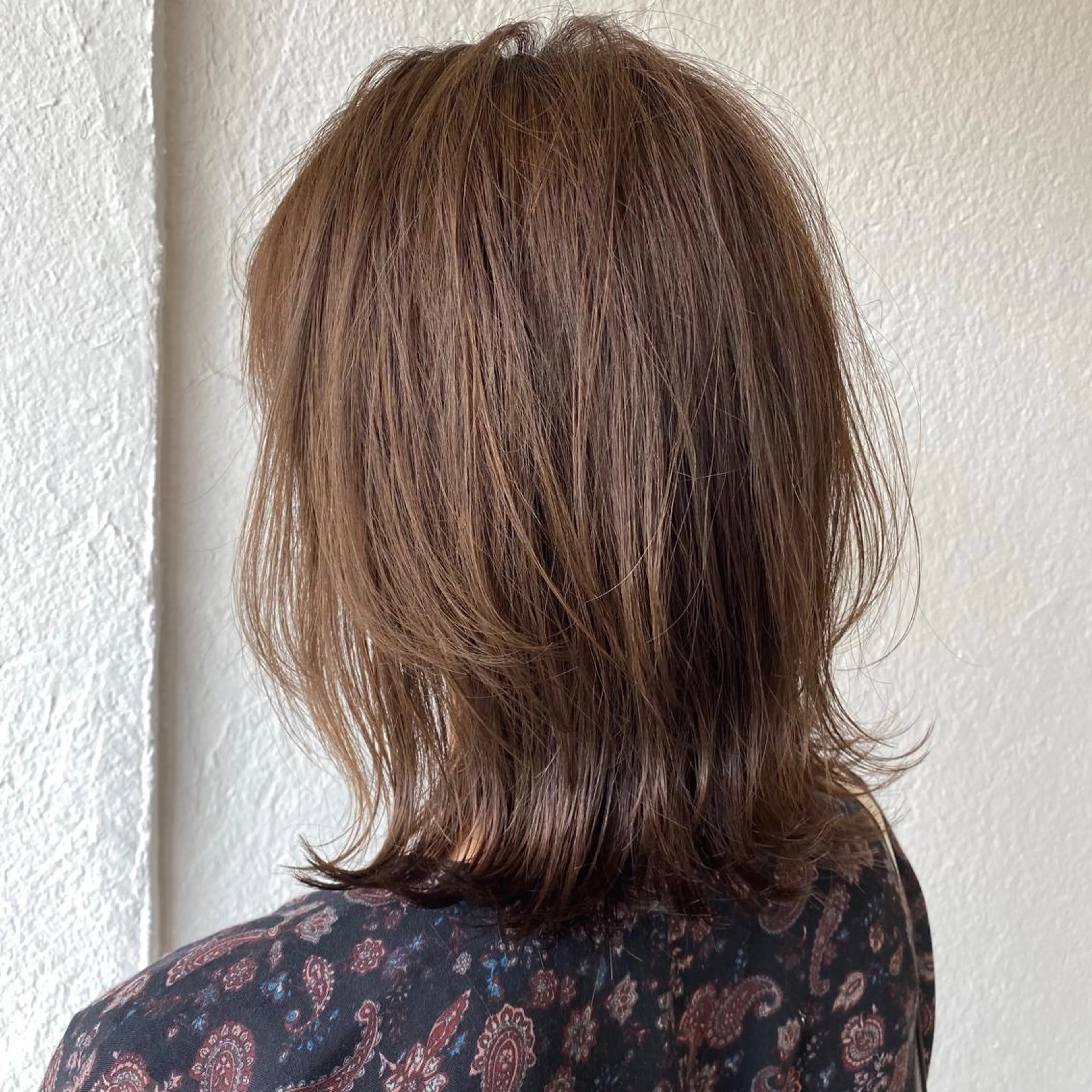 ミディアム カラー ベージュカラー ブリーチ ブリーチなしカラー ヘアカラー 入江 志穂のヘアスタイル