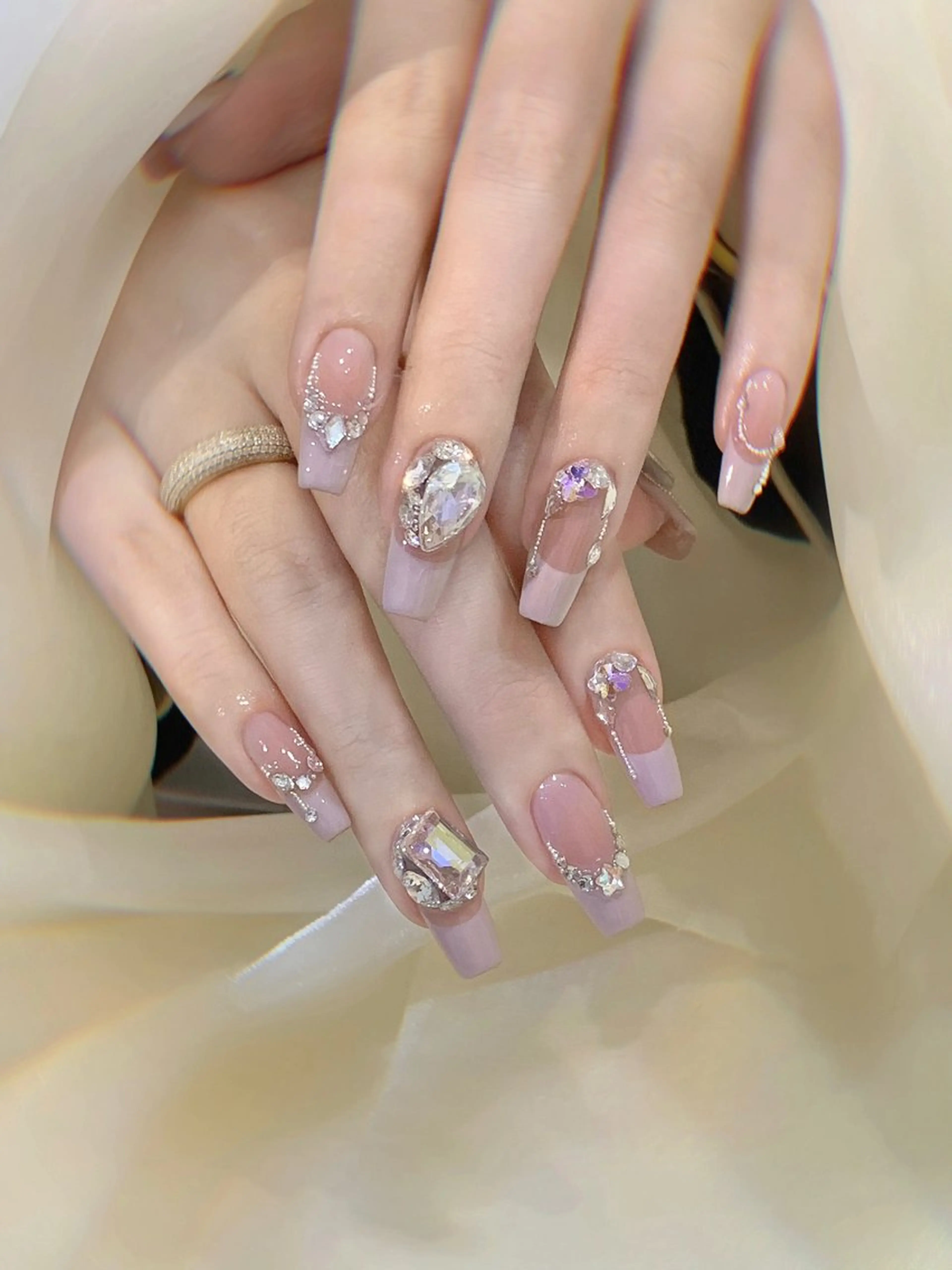 ネイル 長さ出し フットネイル フレンチネイル ジェルネイル ガラスフレンチ ハンドネイル ハンドケア Best Nail池袋東口店のネイルデザイン