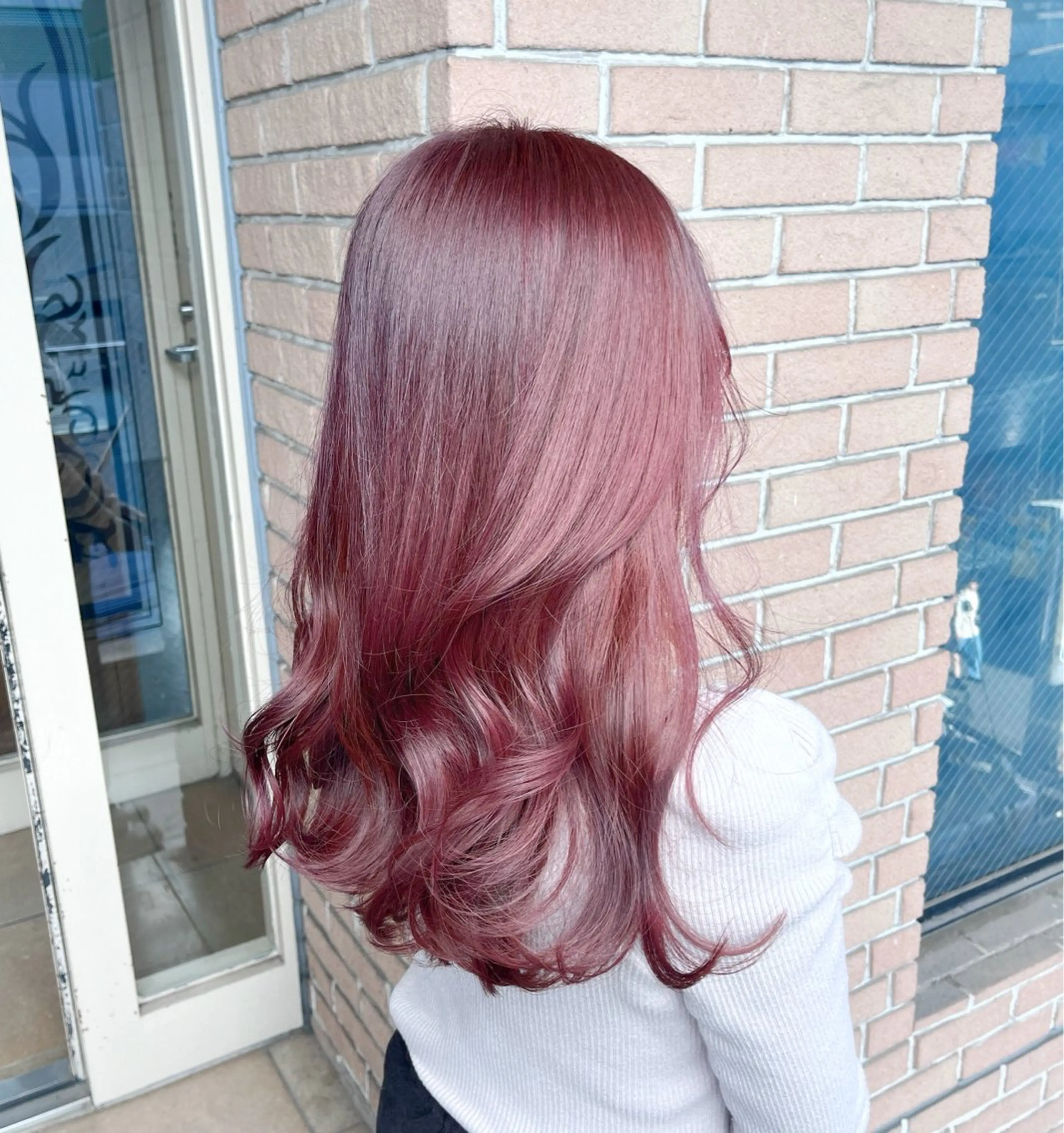 セミロング カラー ブリーチ ヘアカラー ピンクカラー🩷 ヘアセットＮＯ.1のヘアスタイル