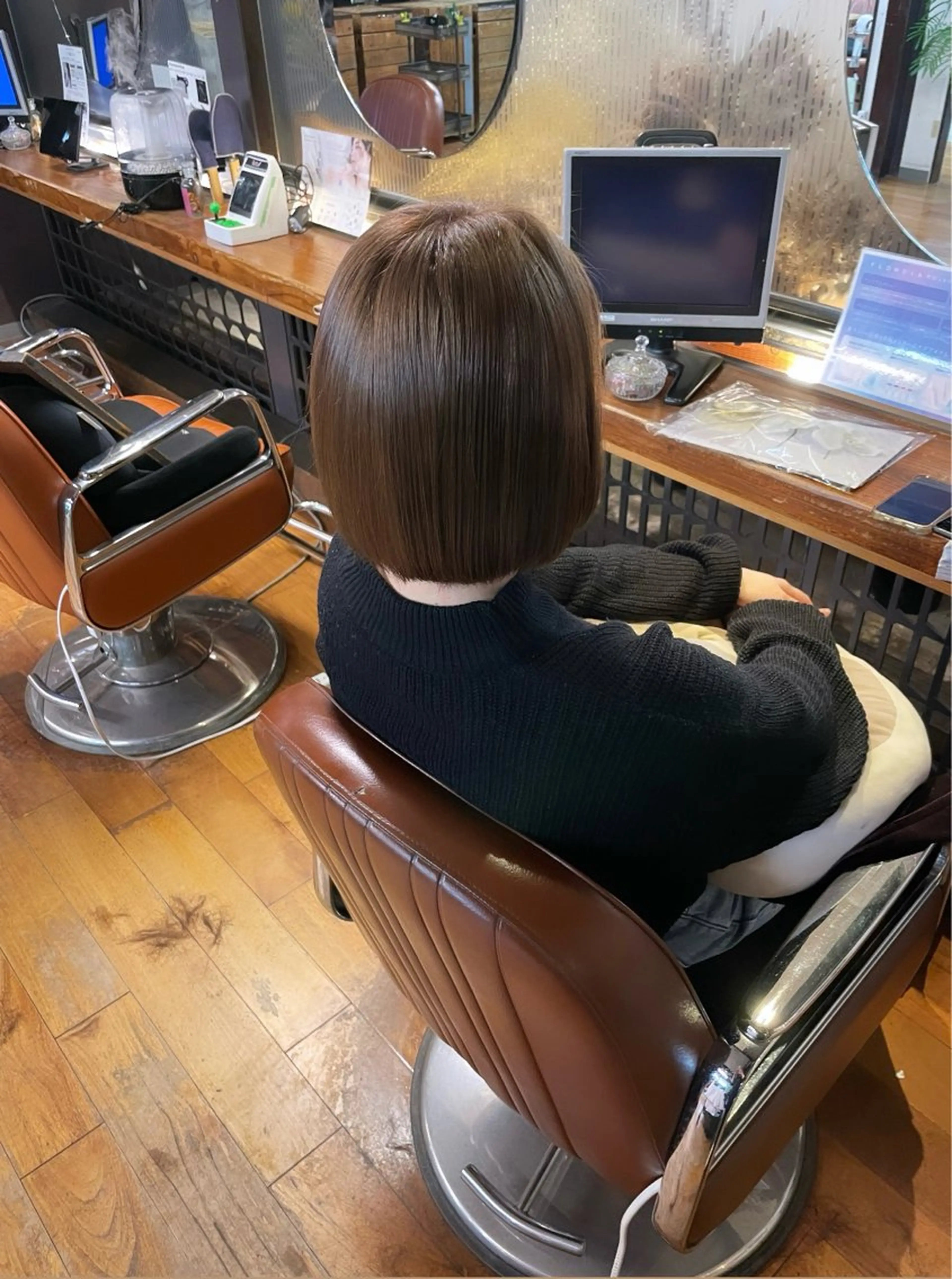 ショート カラー ベージュカラー ブリーチ ミルクティーベージュ ブリーチなしカラー ボブ ayaka |トレンドヘアのヘアスタイル
