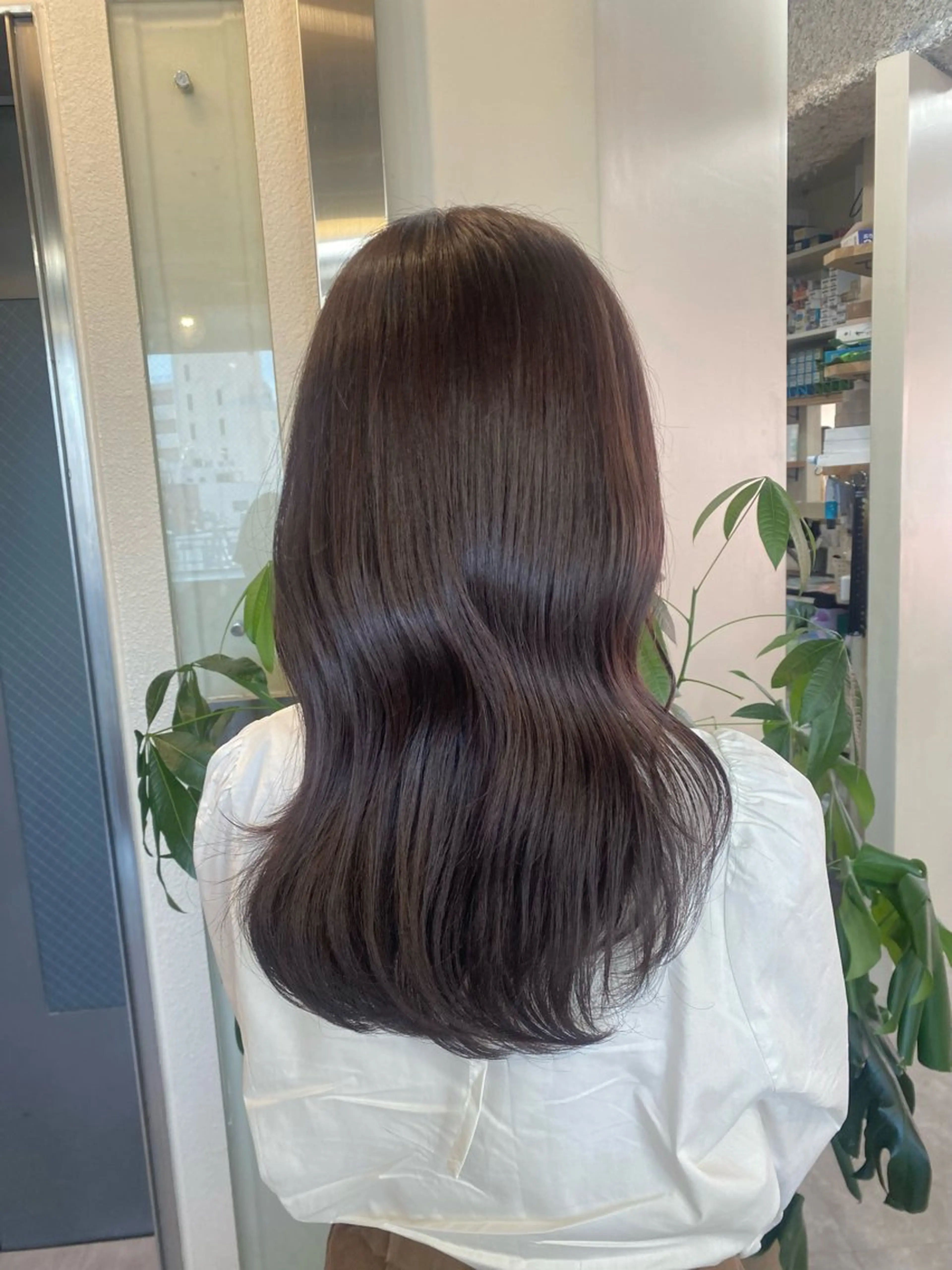 セミロング カラー カット ヘアカラー トリートメント ヤスザトアヤノ ／レイヤー／オリーブのヘアスタイル
