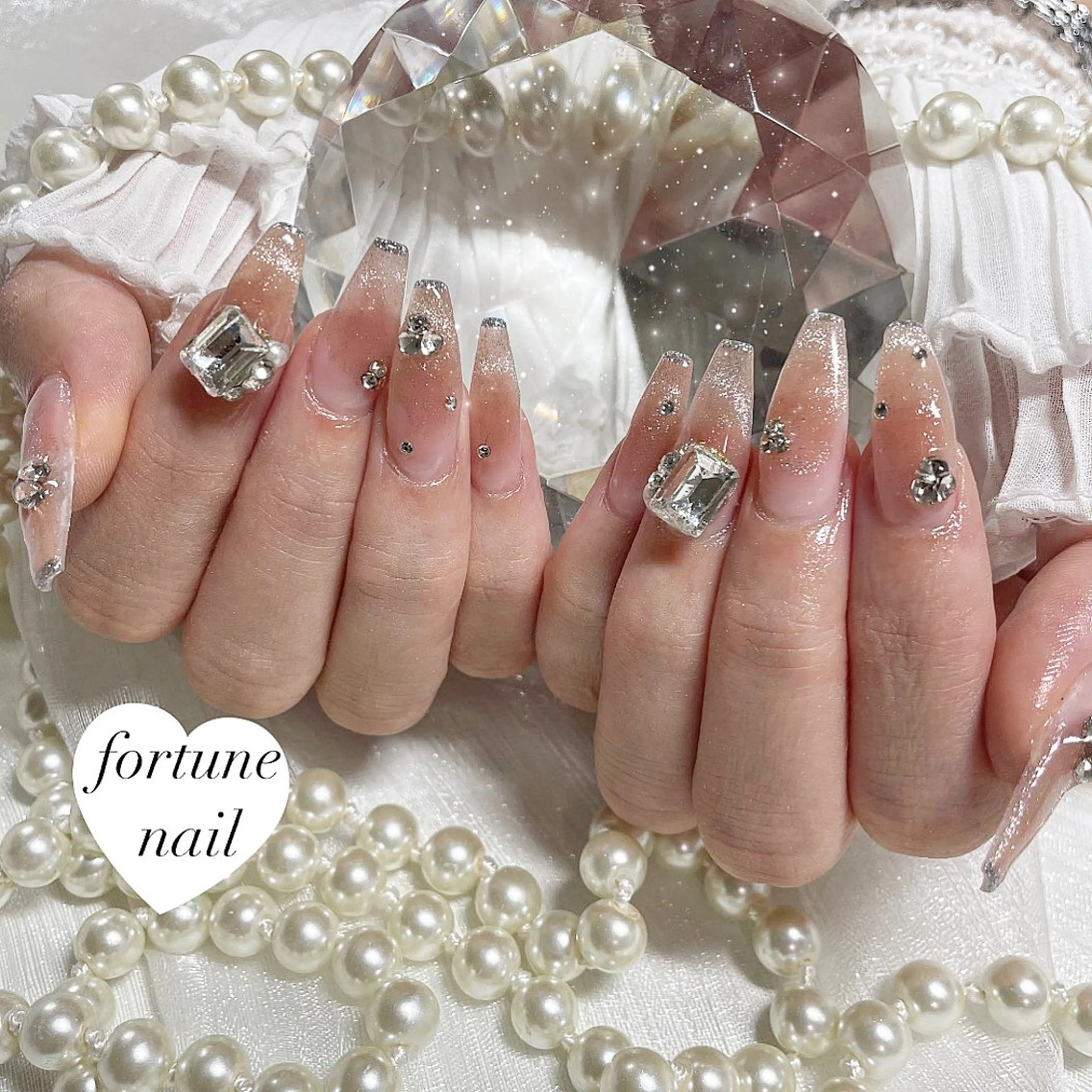 ネイル チークネイル キラキラネイル ラメ(グリッター) ワンホンネイル 💎saori 💎のネイルデザイン