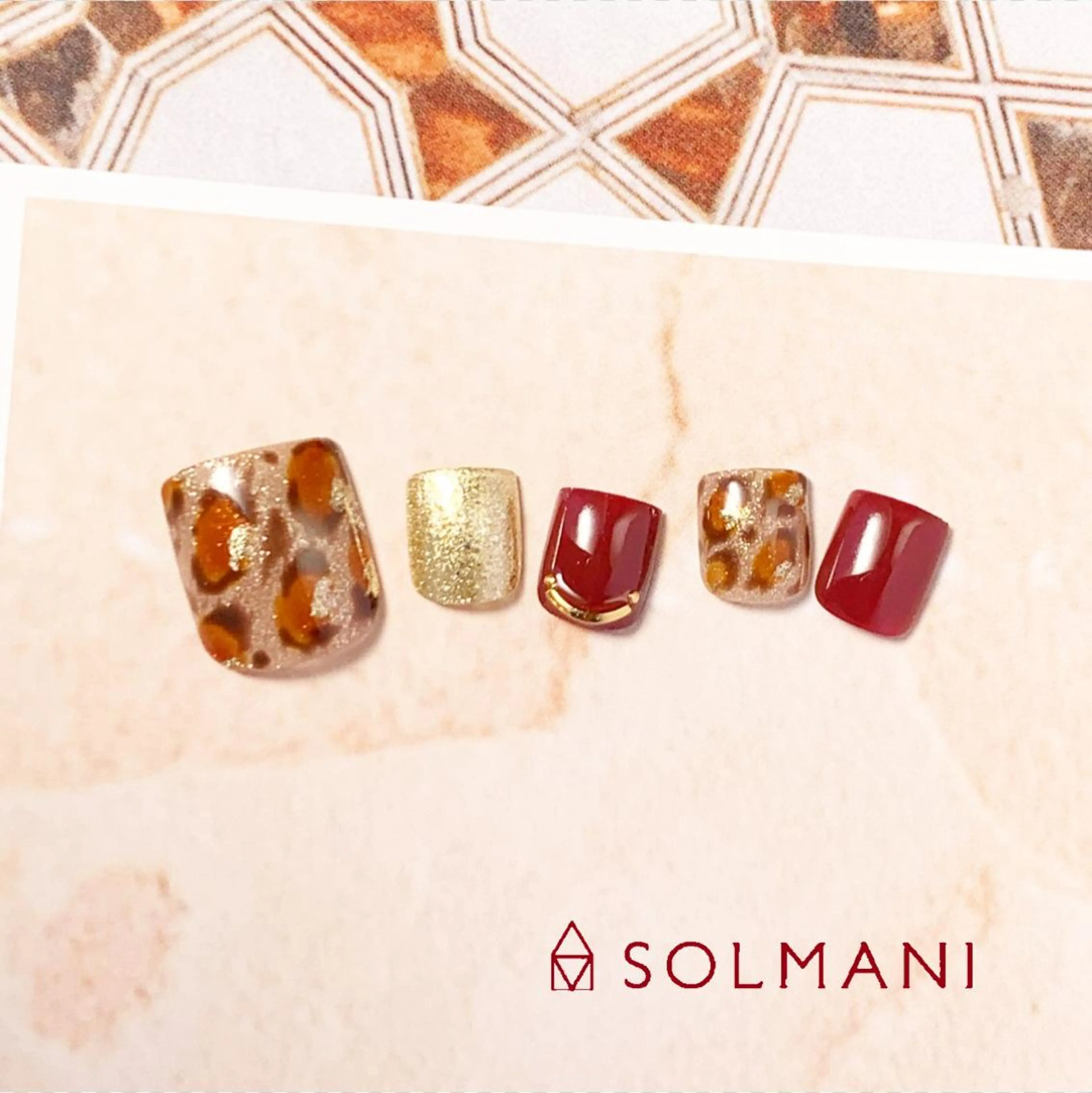 ネイル アニマル柄 フットネイル ラメ(グリッター) SOLMANI 予約担当のネイルデザイン