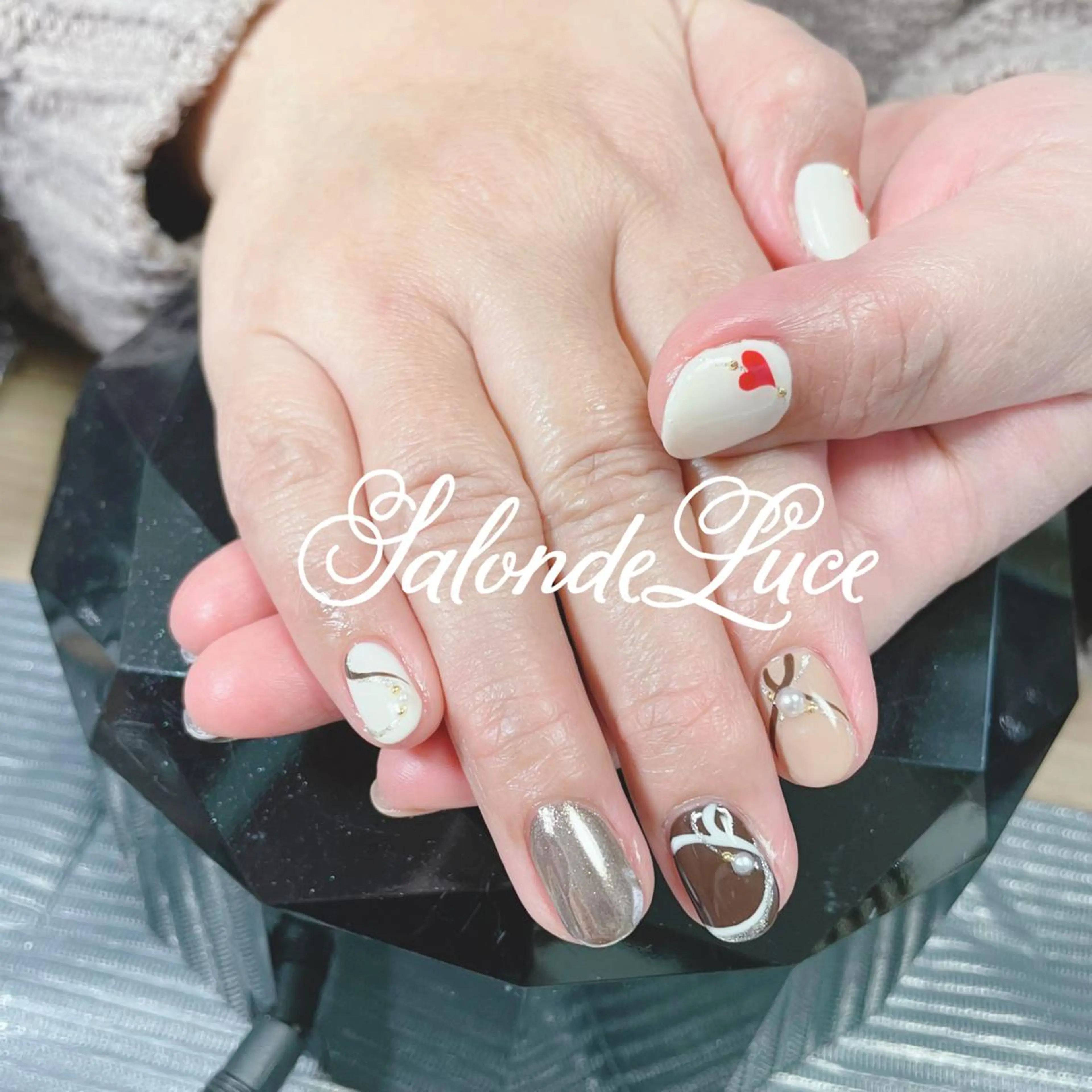 ネイル ミラーネイル バレンタイン Salon de Luceのネイルデザイン