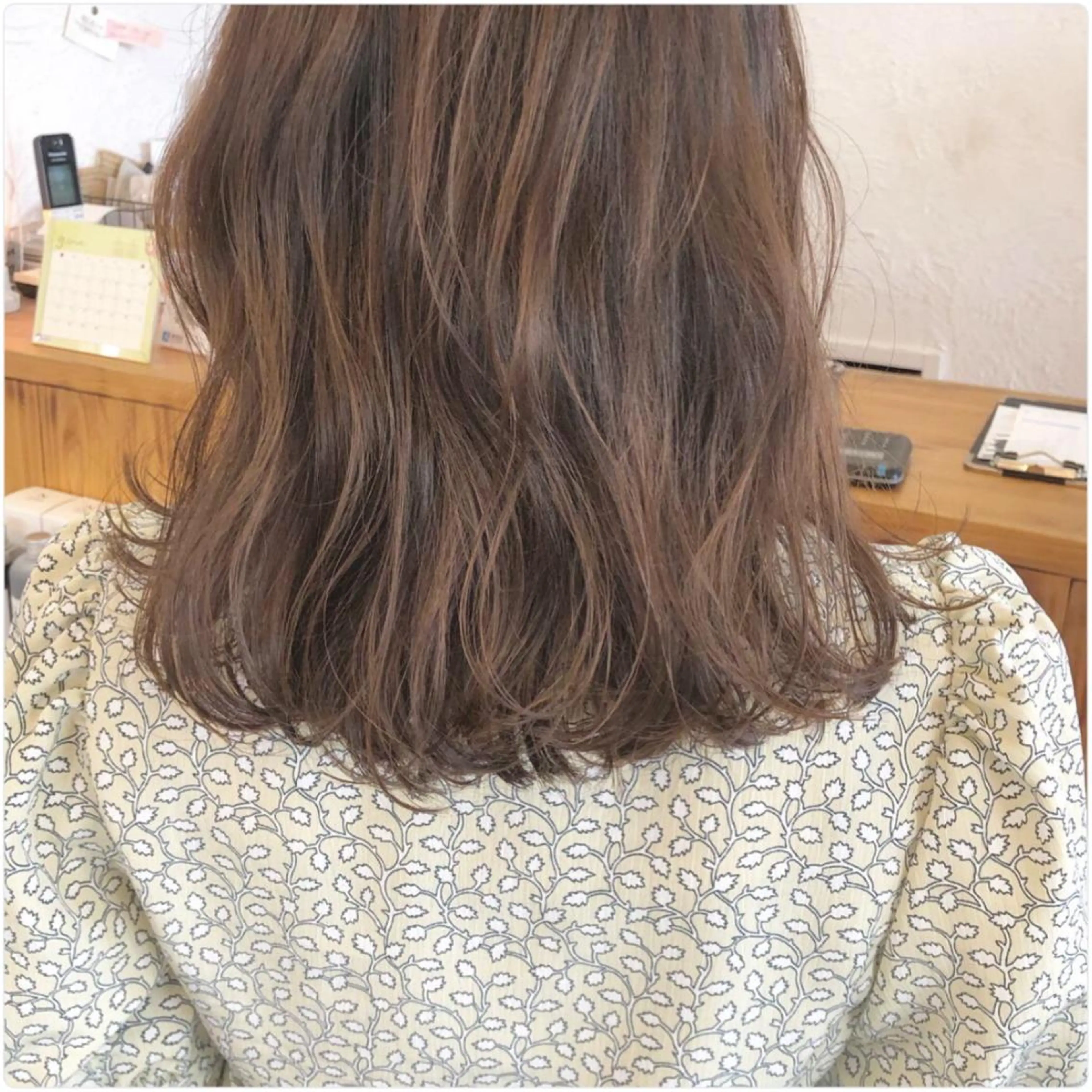 ショート カラー ブリーチ ブリーチなしカラー カット ヘアカラー トリートメント 江原 彩華のヘアスタイル