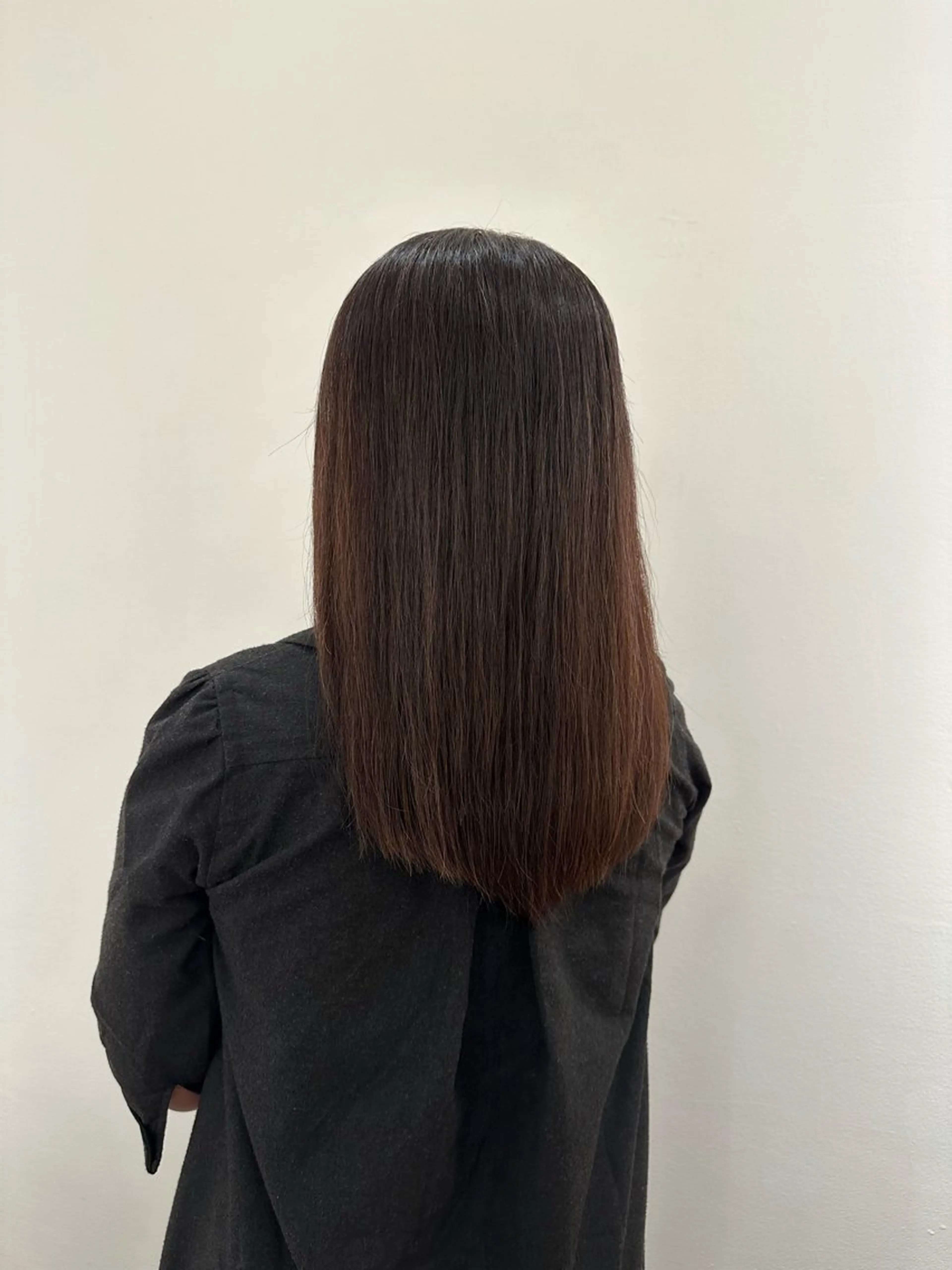 セミロング カット 鈴木 優斗のヘアスタイル