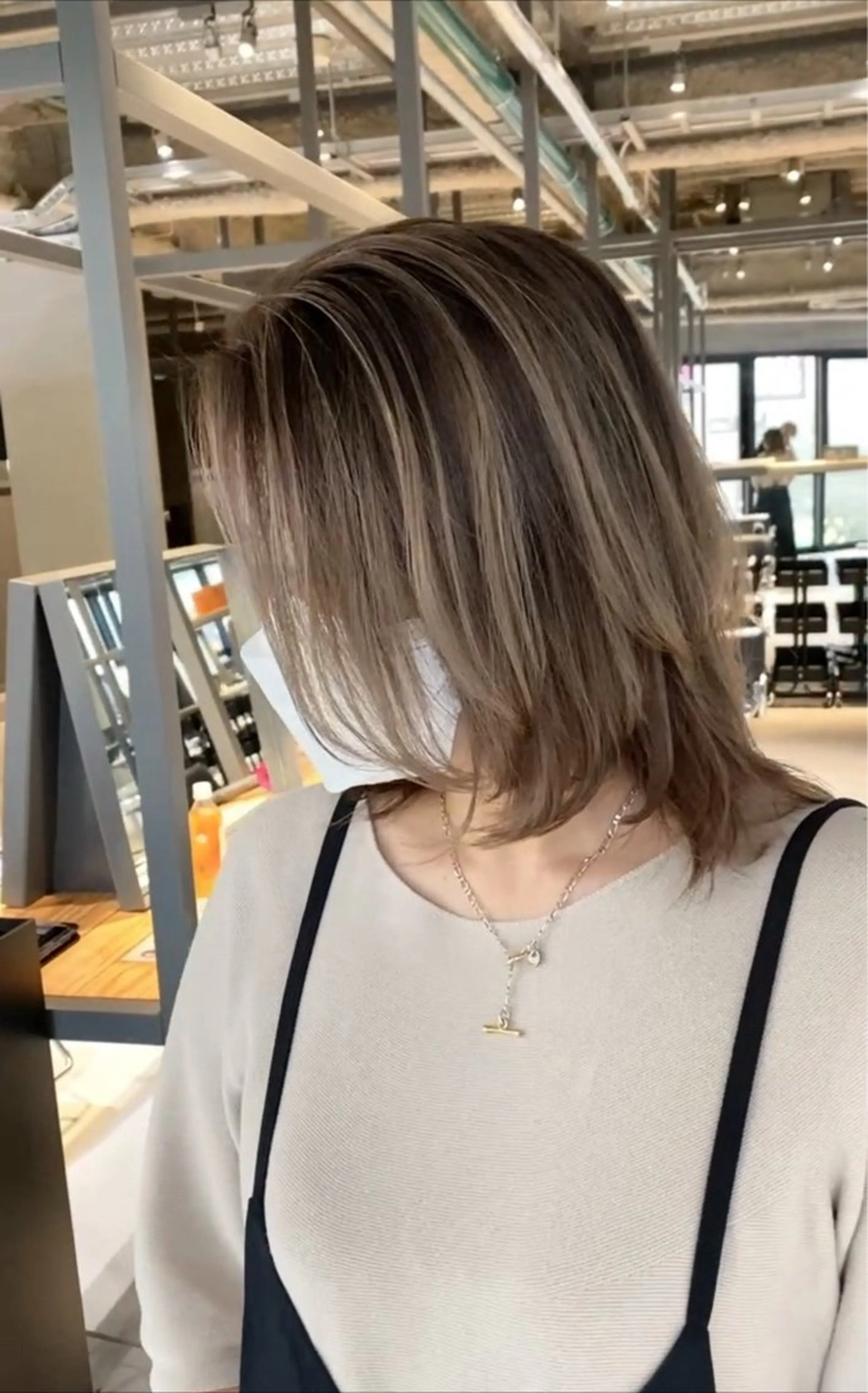 ミディアム レイヤーカット 佐藤 崇文のヘアスタイル
