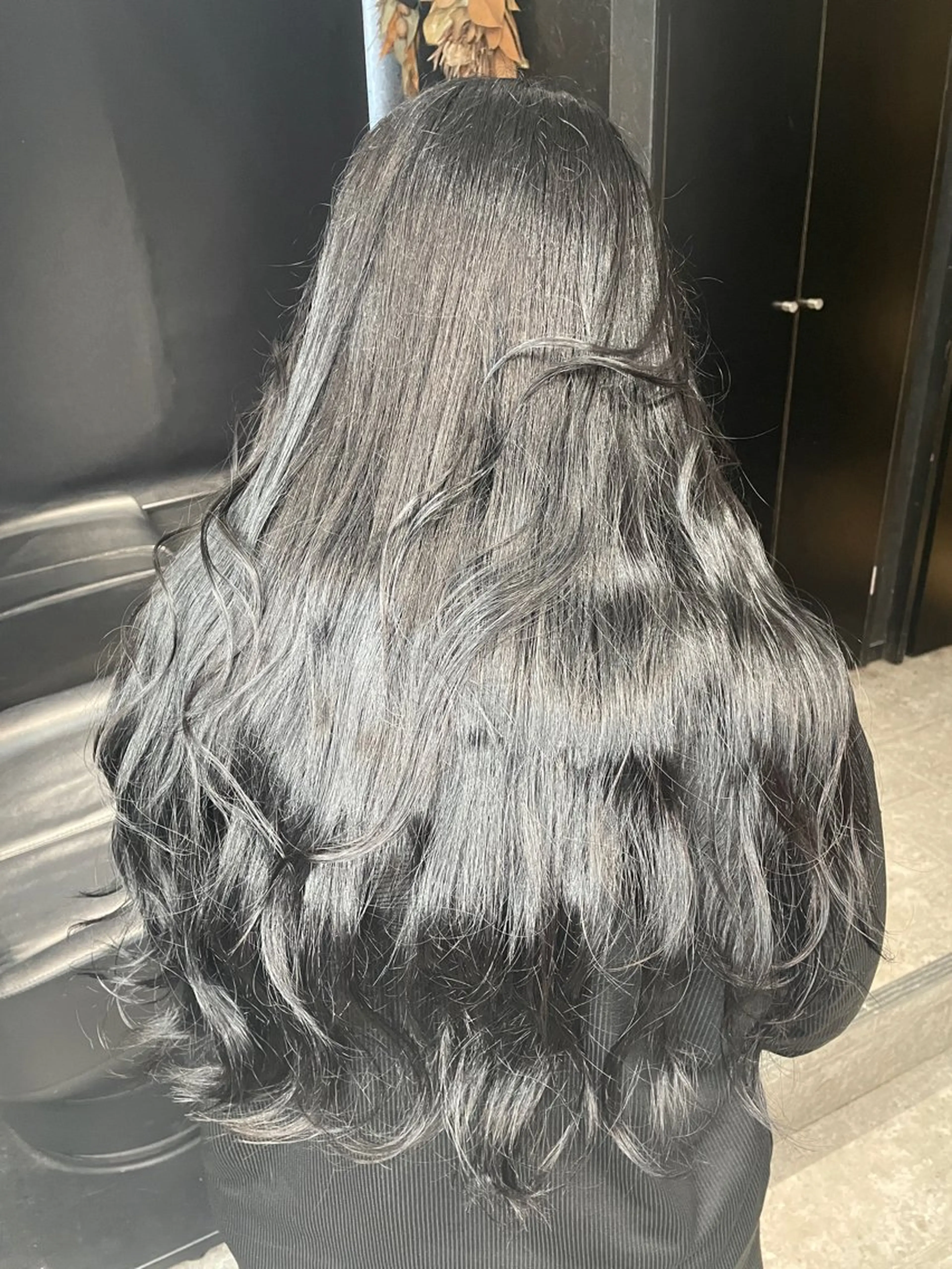ロング カラー 西村 桃花のヘアスタイル