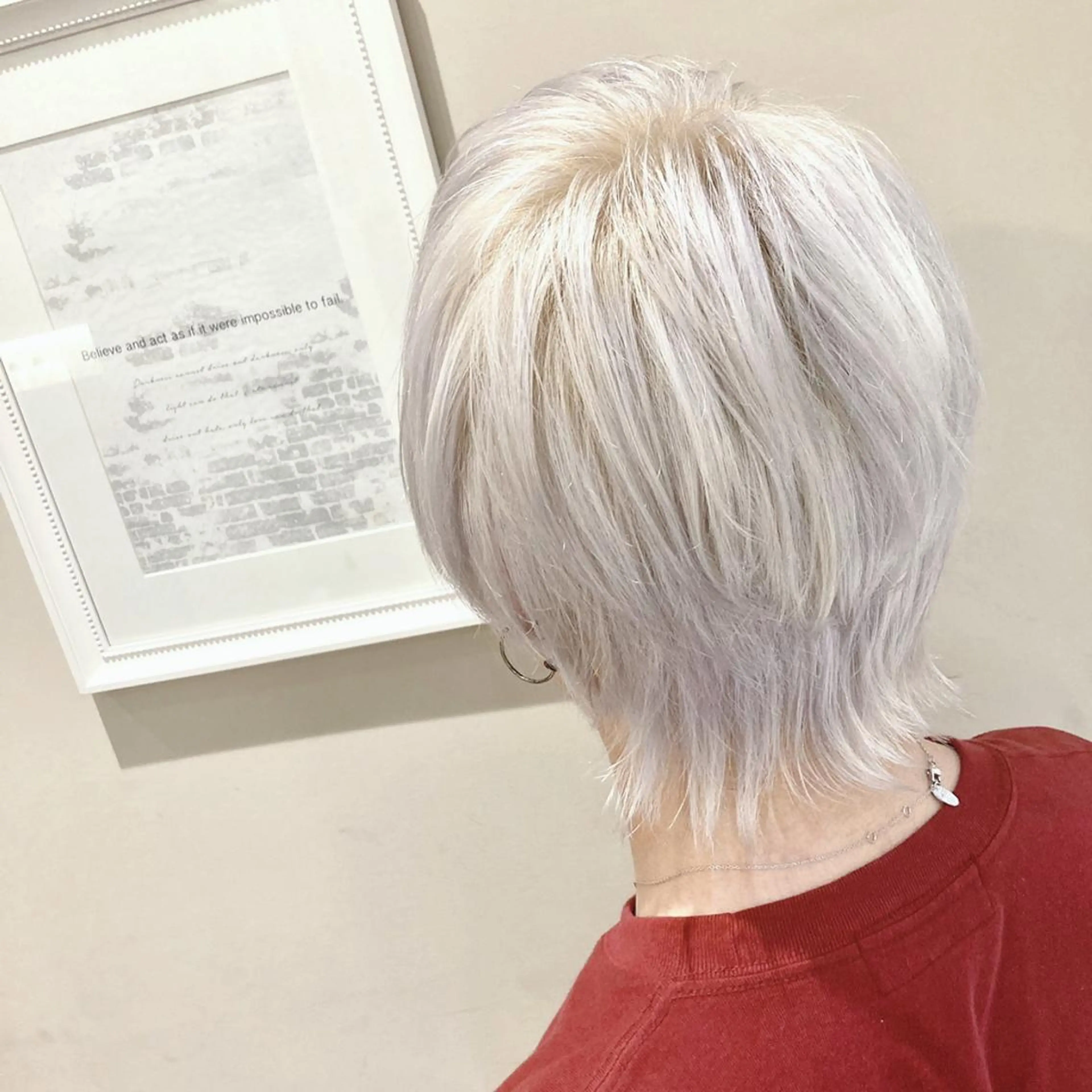 ショート カラー メンズ メンズブリーチ メンズウルフカット ブリーチ シルバー ショートヘア カット ヘアカラー トリートメント ダアッカ所属・高木 陽平のヘアスタイル