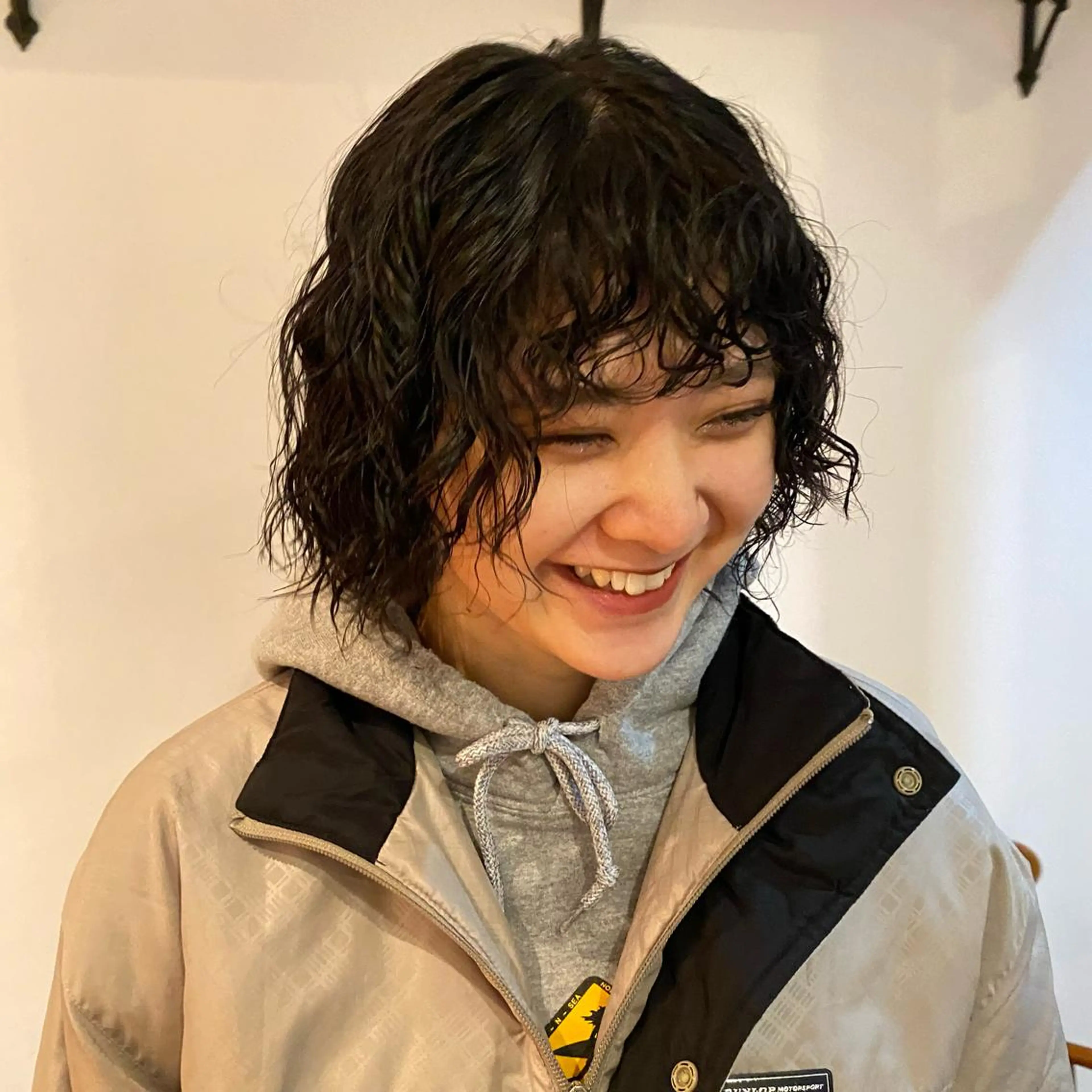 ミディアム パーマ カット ヘアカラー トリートメント 店長　ショート& パーマ　坂本のヘアスタイル