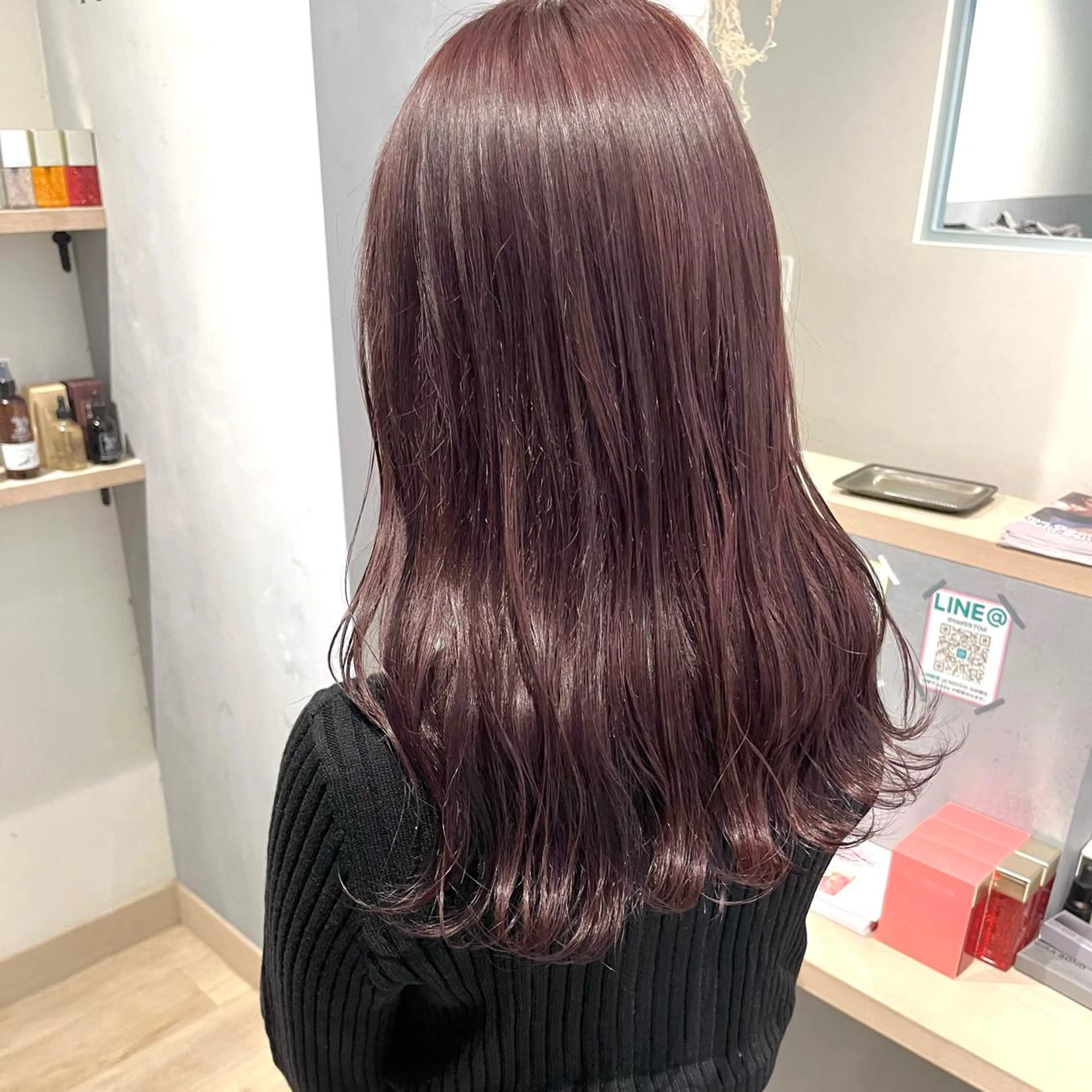 セミロング カラー ブリーチ ラベンダーカラー ラベンダーピンク ピンクカラー ヘアカラー mai ROCCOのヘアスタイル