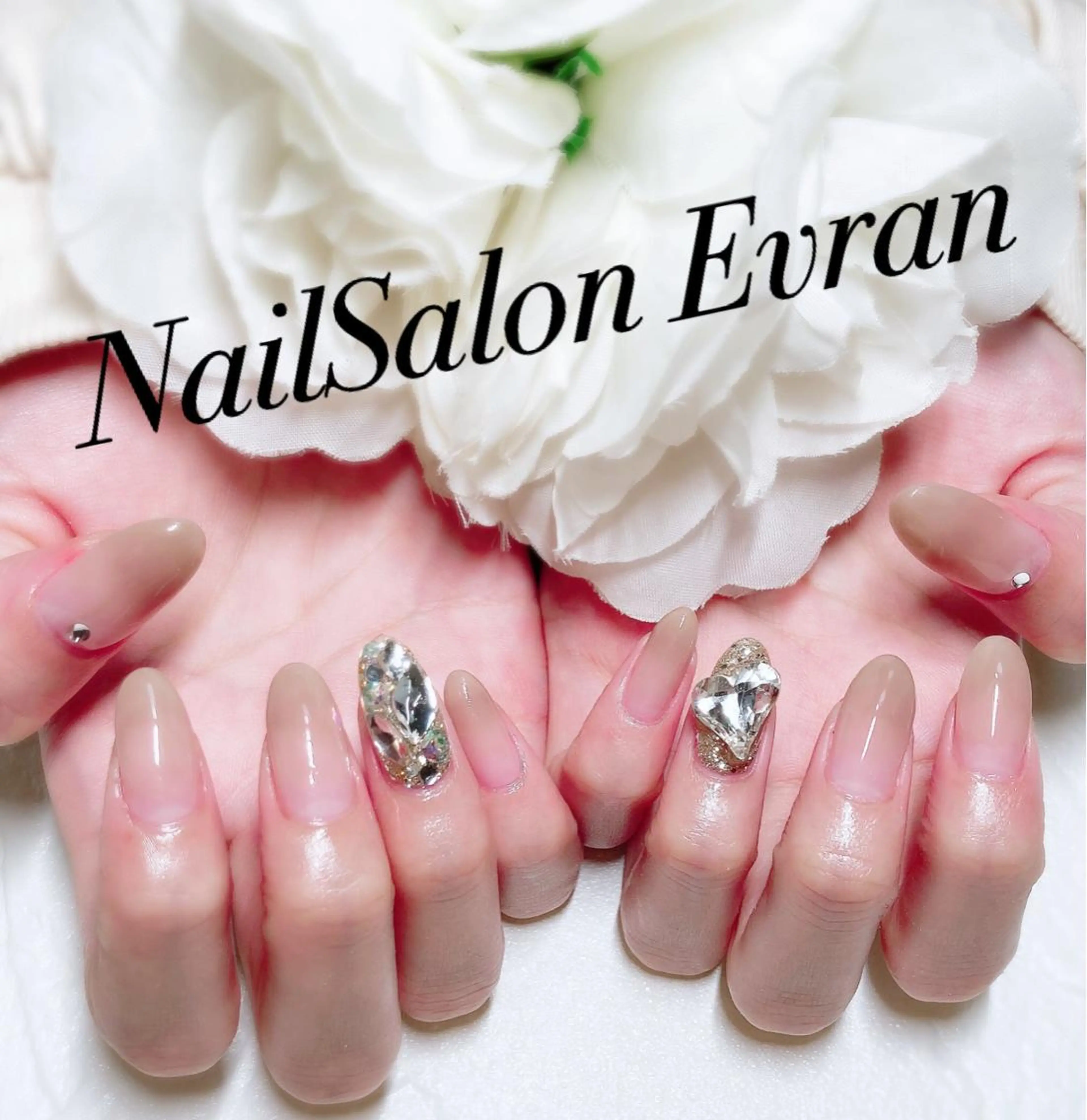 ネイル ゴージャス シンプルネイル ハンドネイル Nail salon Evranのネイルデザイン