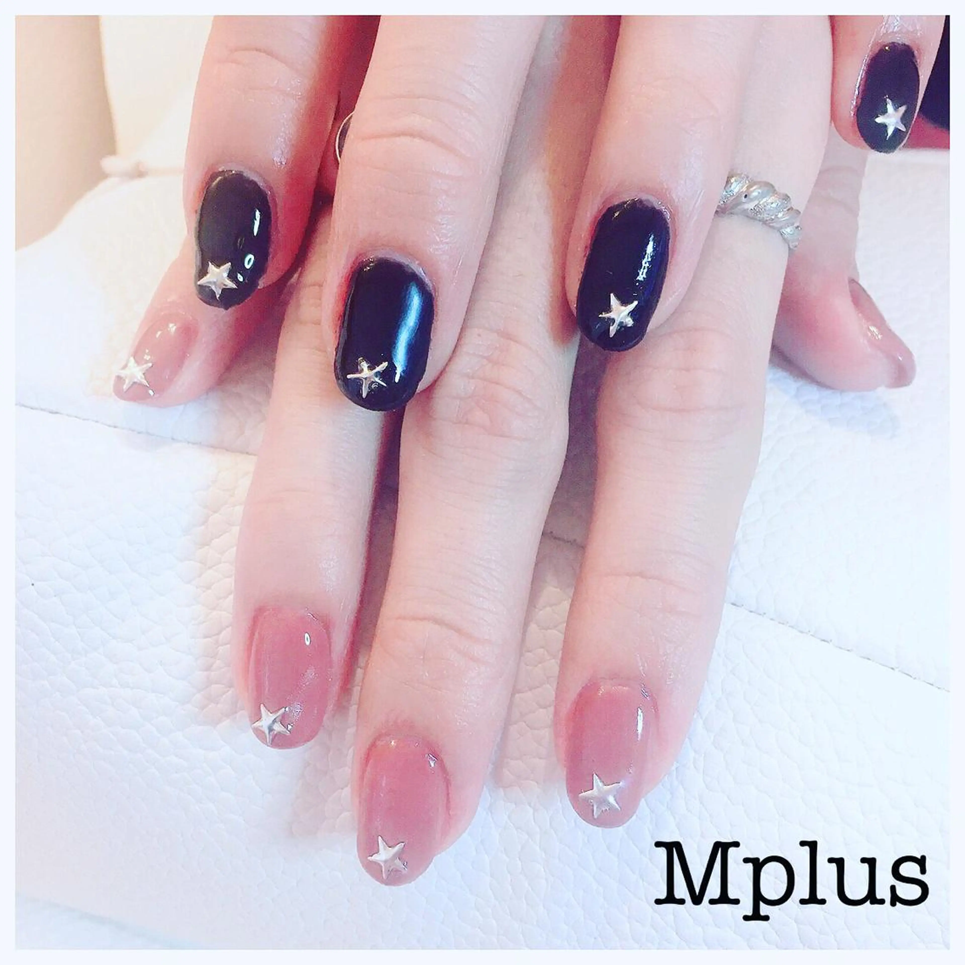 ネイル ジェルネイル ワンカラーネイル シルバー Mplus miyukiのネイルデザイン