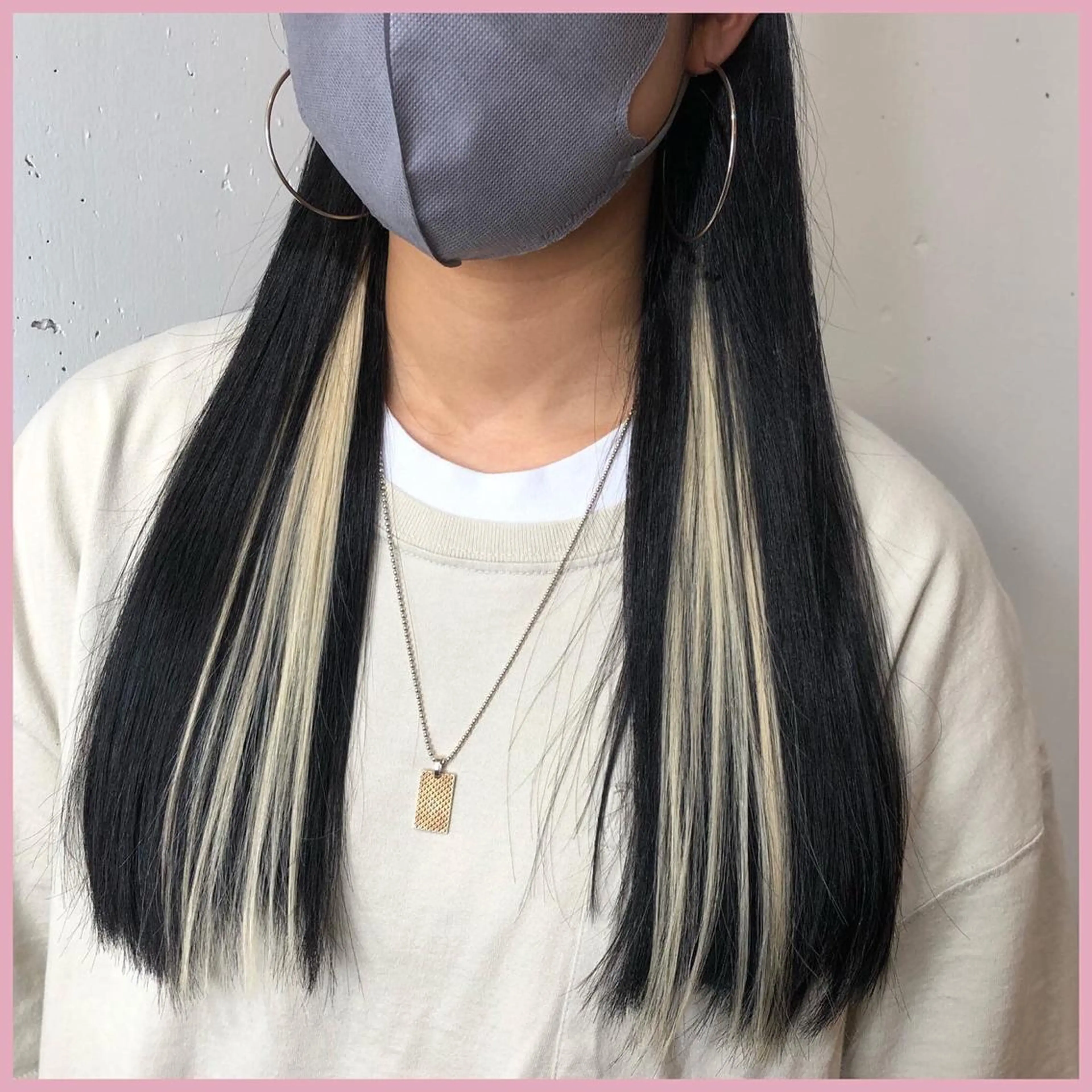 ロング カラー ヘアアレンジ 編み込みエクステ シールエクステ ベージュカラー イヤリングカラー インナーカラー 八巻 晴香のヘアスタイル
