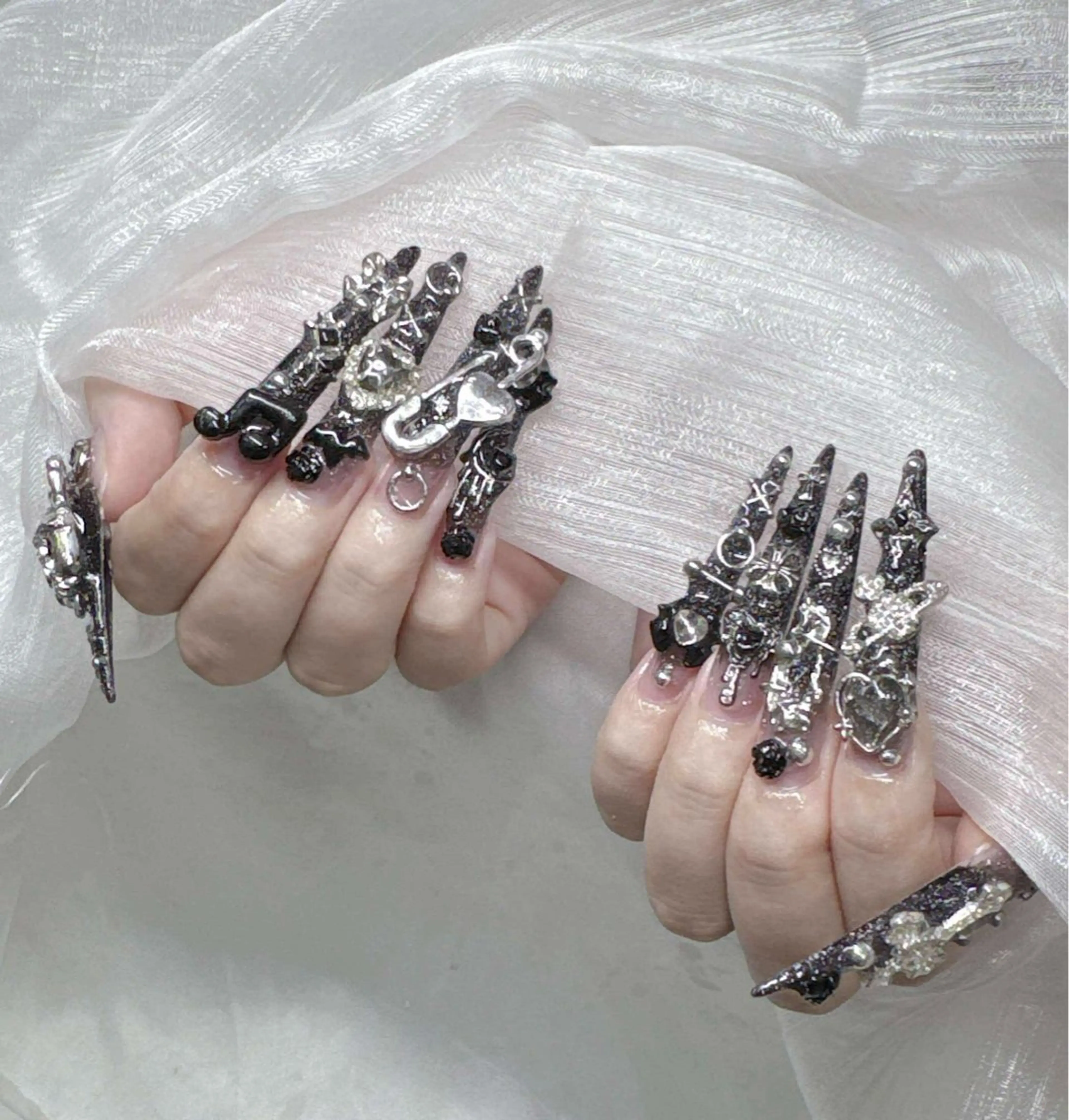ネイル 長さ出し グラデーション キラキラネイル マグネットネイル ニュアンスネイル ハンドネイル Lee Nails チップ長さだし専門店のネイルデザイン