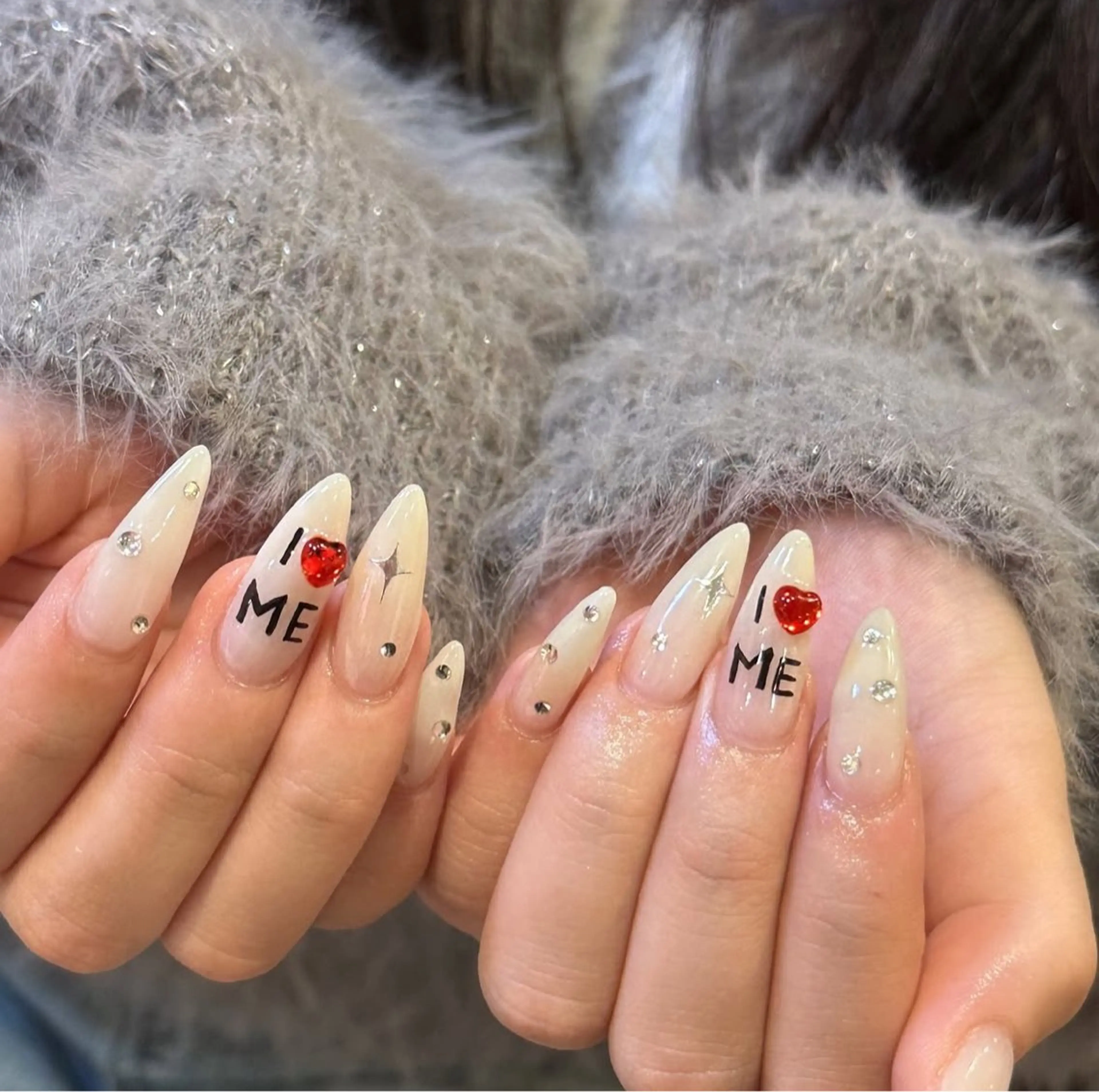 ネイル 長さ出し グラデーション キラキラネイル 韓国ネイル ラメ(グリッター) ハンドネイル ハンドケア Chisa Nail Studio所属・リ リのネイルデザイン