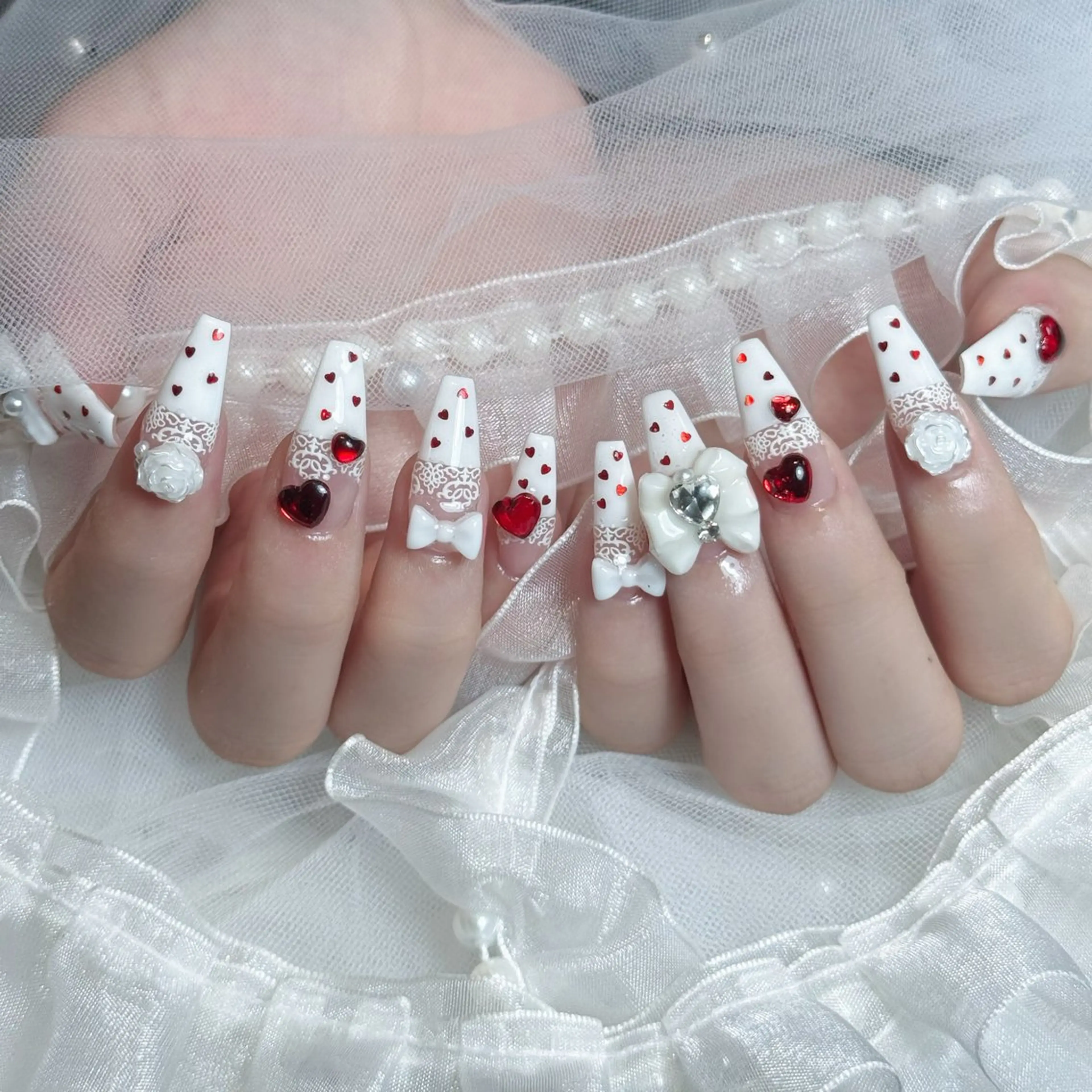 ネイル ボルドー ブラウン チークネイル ドット フットネイル ハンドネイル Julli nail studio所属・Julli NailStudioのネイルデザイン