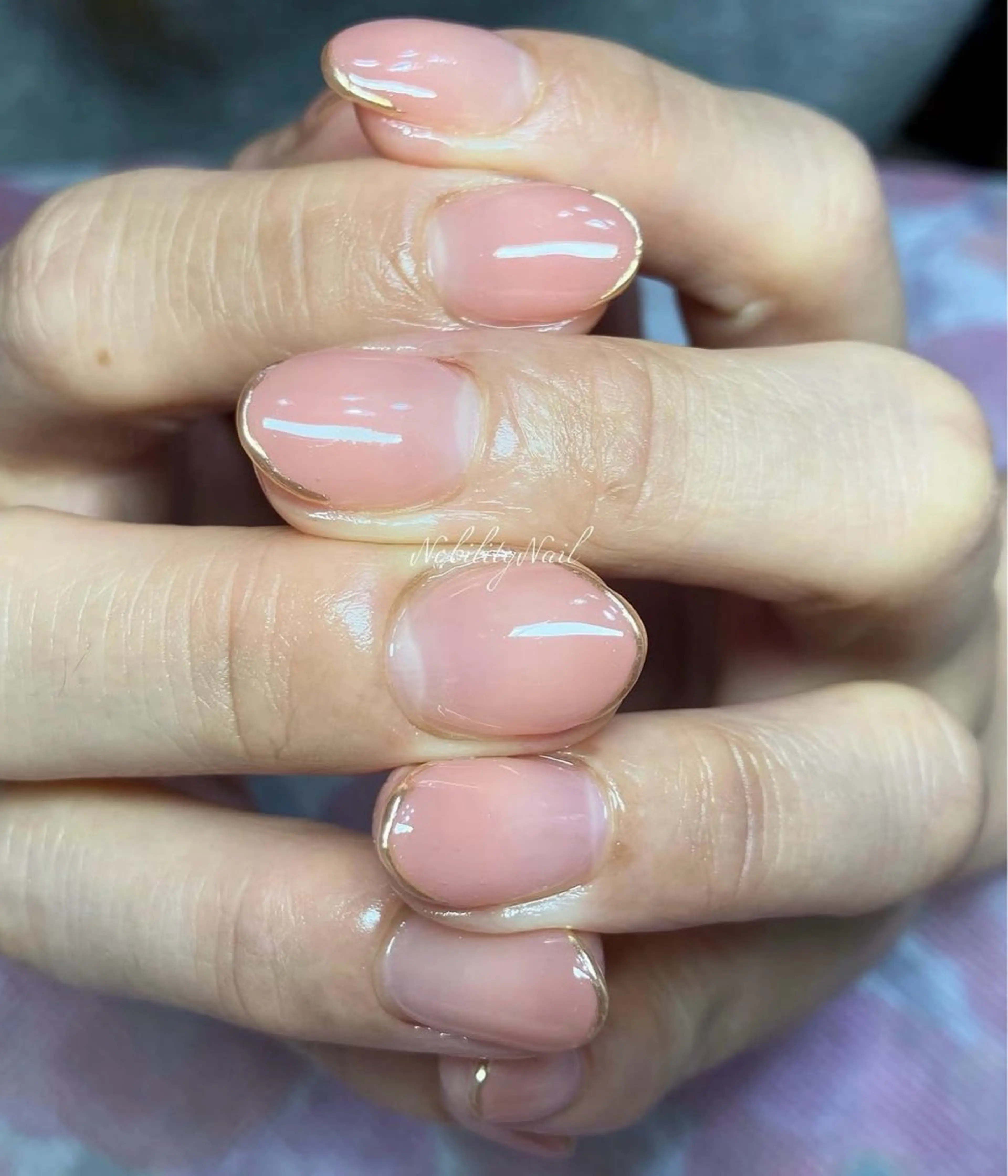 ネイル ジェルネイル グラデーション ミラーネイル ネイルサロンNobilityNail所属・風口 麻由子のネイルデザイン