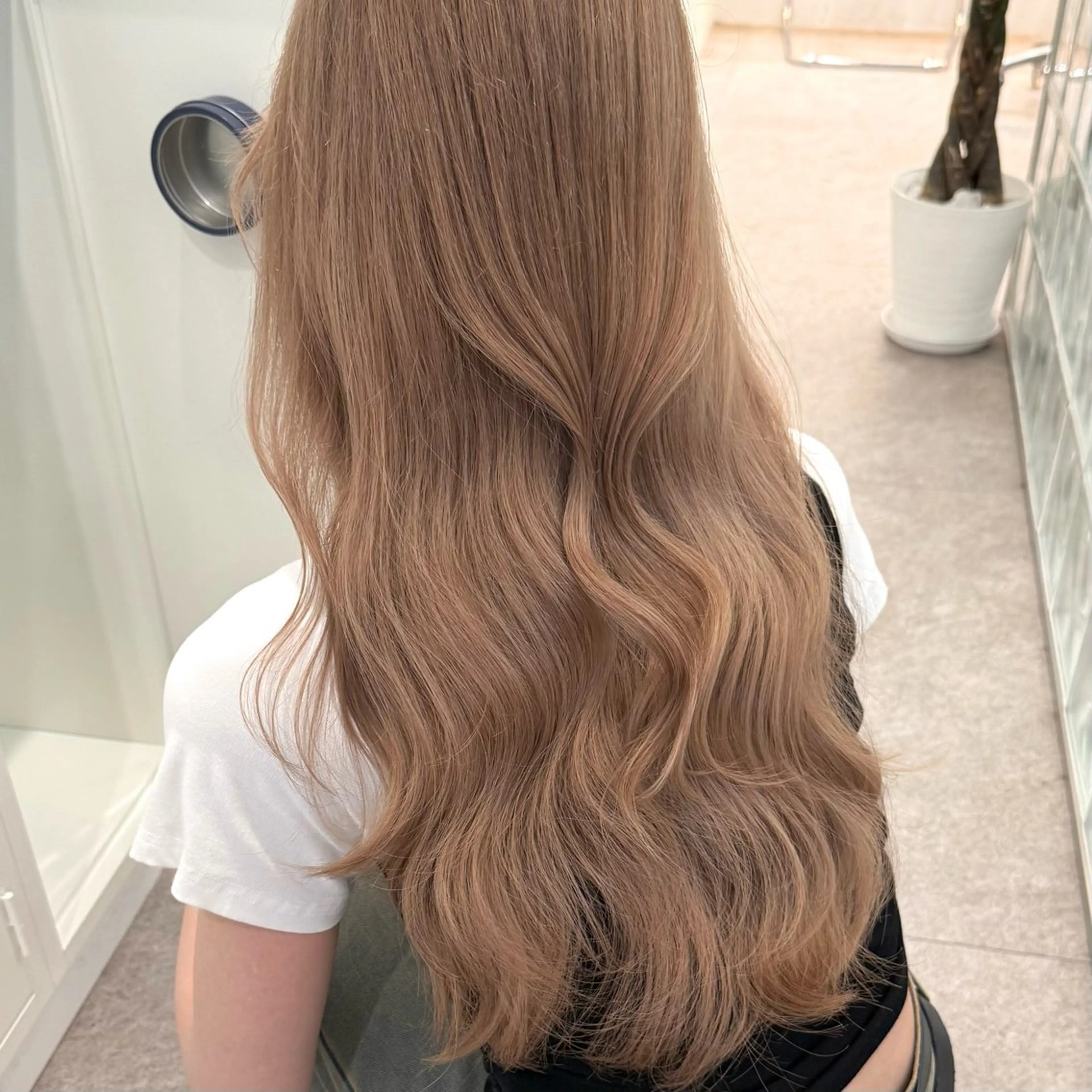 ロング カラー ベージュカラー ミルクティーベージュ ヘアカラー リタッチモデル募集中 /りな⭐️のヘアスタイル