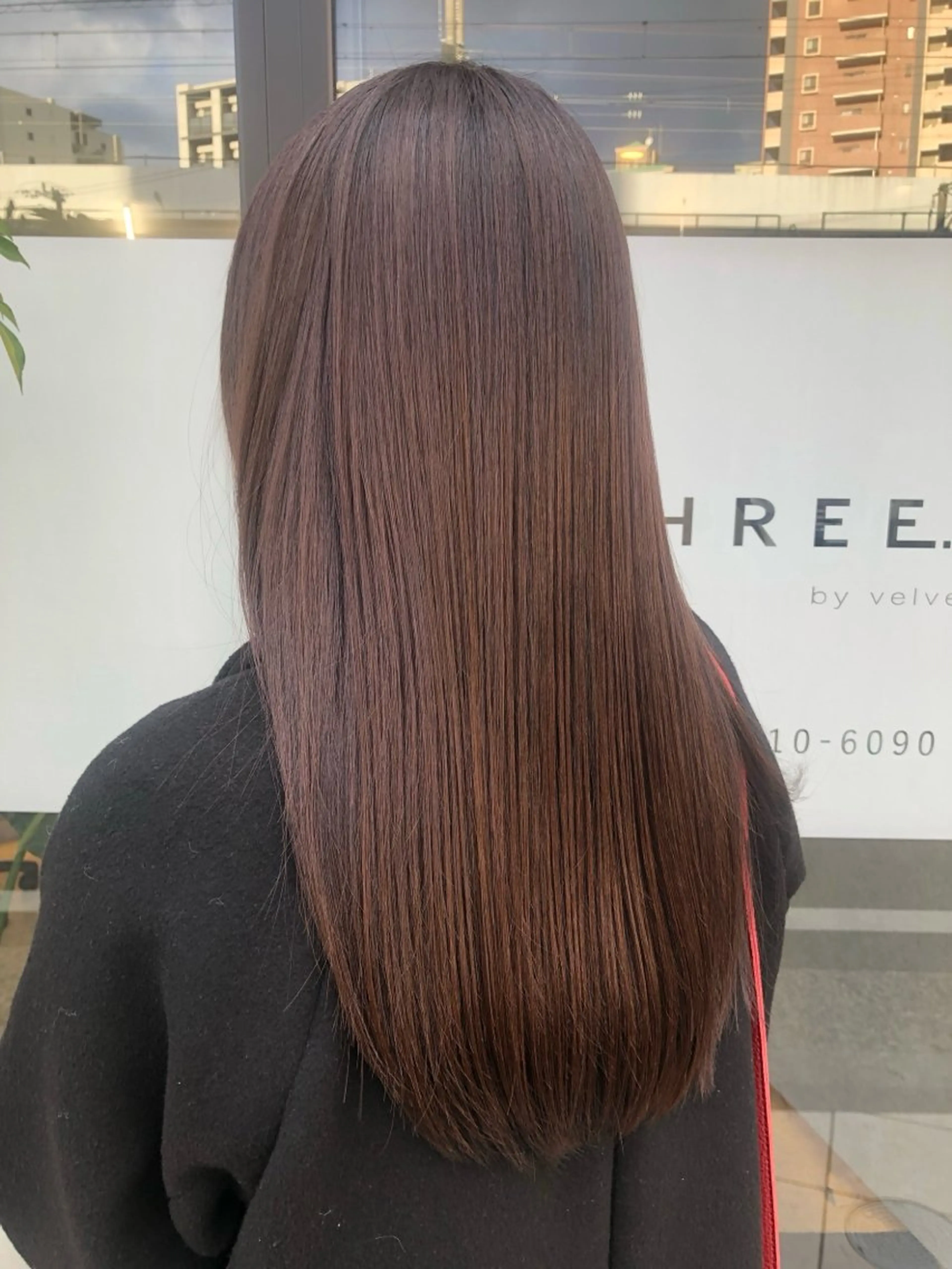 カラー しおり/ 暖色・色味カラー🍒のヘアスタイル